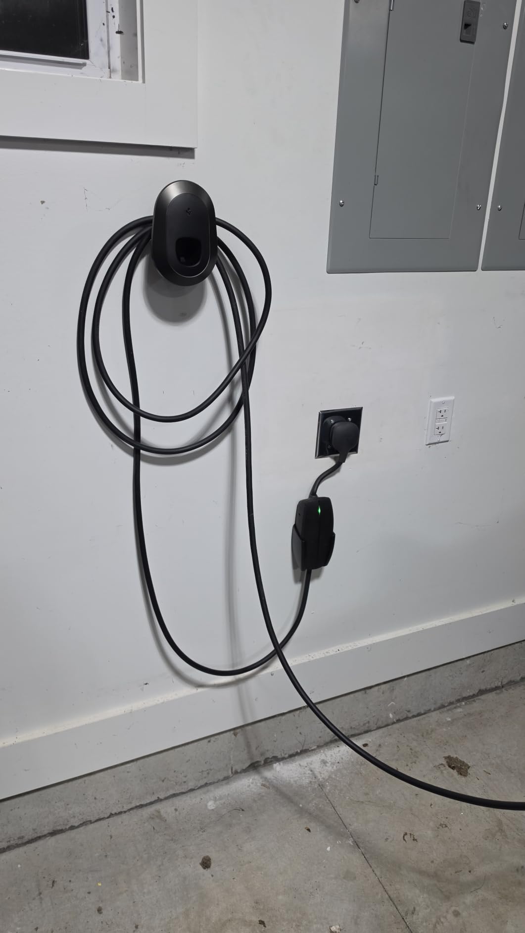Spigen Bespoke All-in-One Cable Organizer Wall Mount - Dark Silver | Designed for All Tesla Mobile Charger Cable [Model 3/Y/YL/X/S 2026/2025/2024/2023/2022] customer photo 1