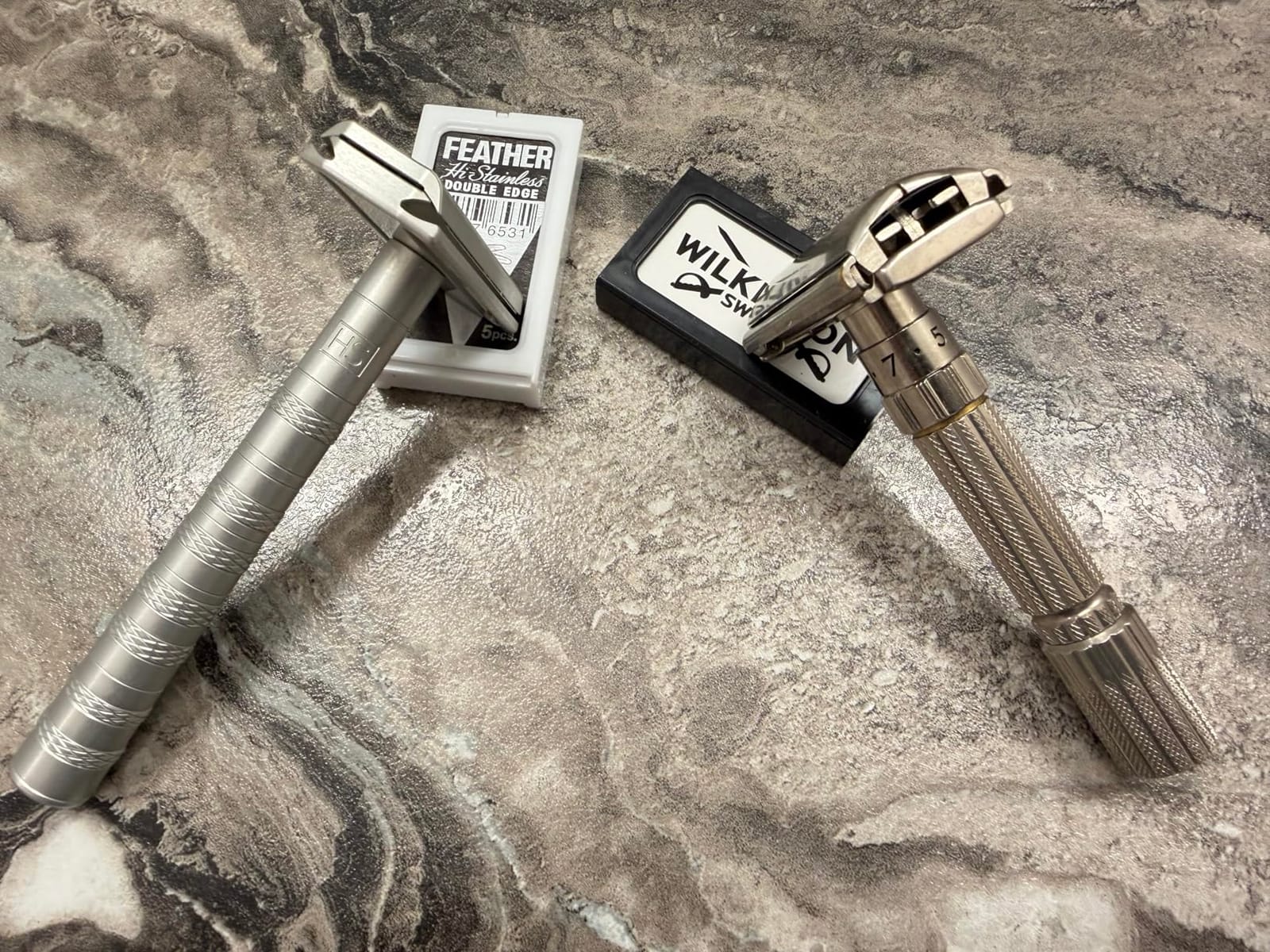 Henson Shaving Razor - Tan Double Edge Safety Razor with 5 Spare Blades - 30° Angled Precision With Superior Blade Rigidity- Reusable Single Blade Razors For Men and Women - Mild Aggression customer photo 2