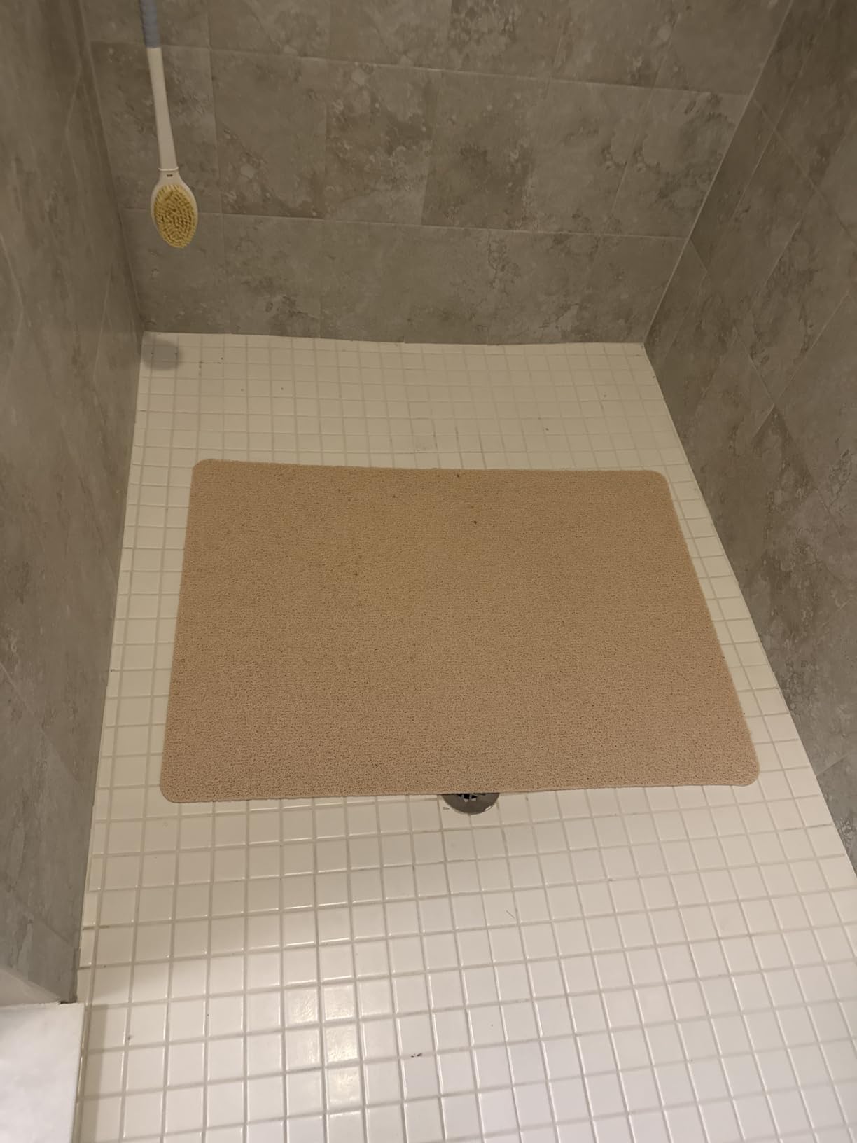 Hargiis Non Slip Bathtub Mat, Anti Slip Shower Mat, Fast Drying Bath Tub Mats, Foot Scrubber Mat, Anti Slip Mat for Tub, Floor, Bathroom, Home, Kitchen, Hotel (Beige 24