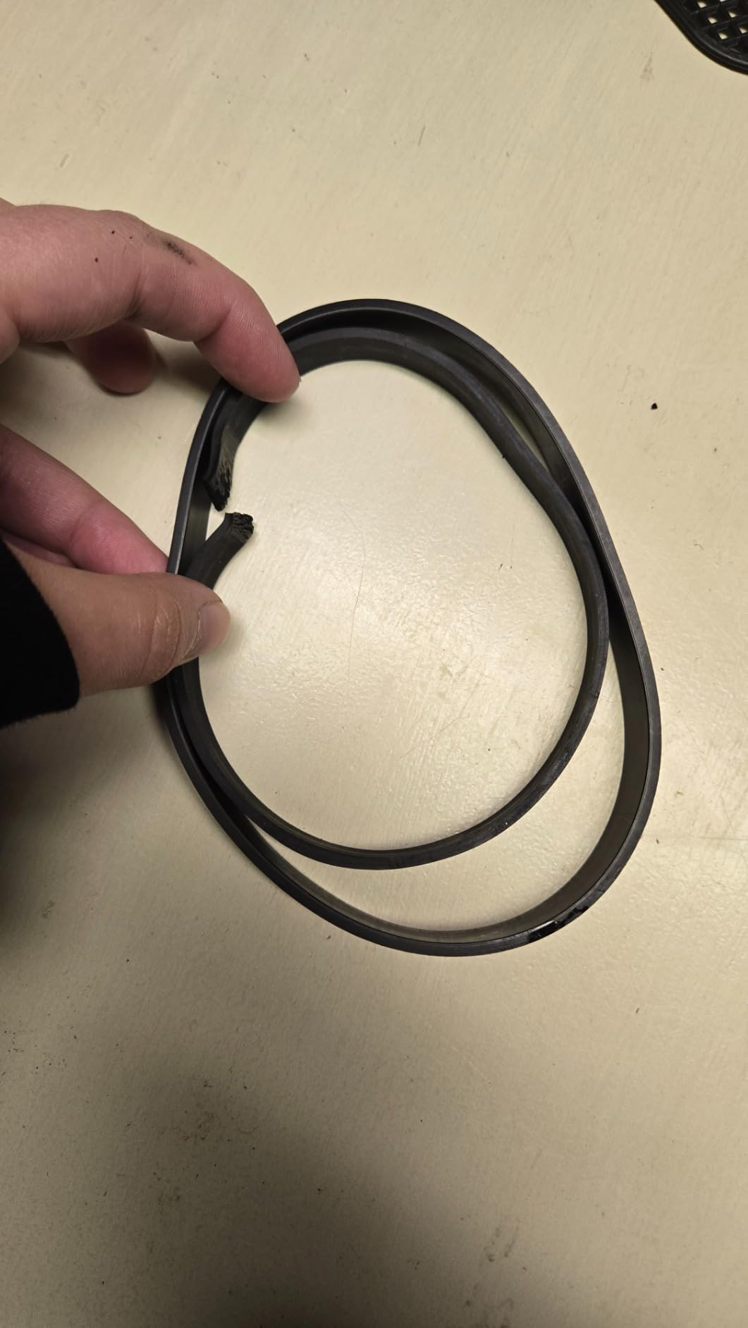 Vacuum Belt Replacement for Bissell Cleanview Swivel Pet Upright Bagless/Powerlifter Vacuum Cleaner, fits Model: 2252, 2254, 22543, 2258,2259, 2260,2316, 2739, 1793, Parts # 3031120, #32074 customer photo 1