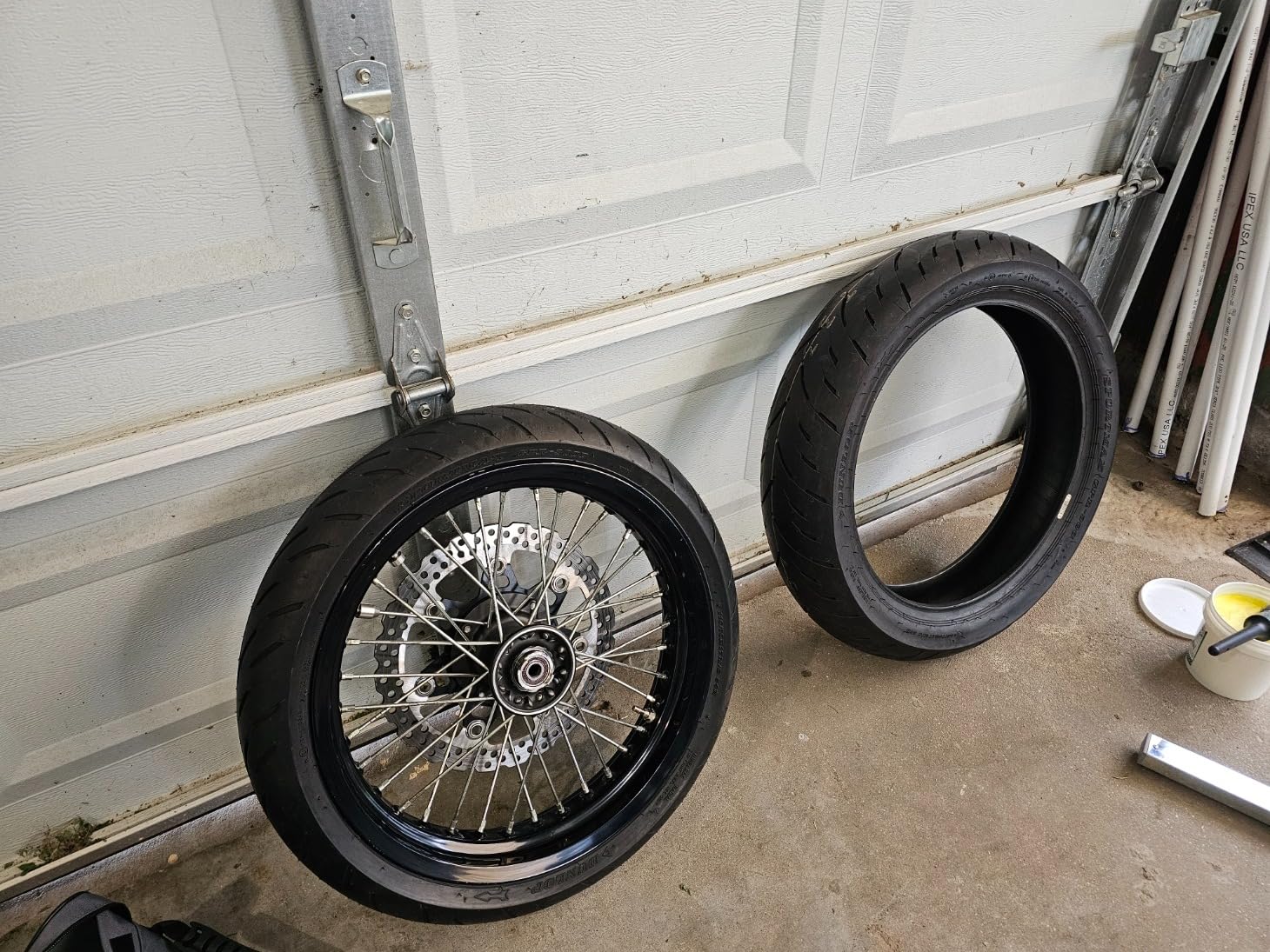 Rabaconda Motorcycle Tire Changer, Street Bike Starter Kit 12-21 in Wheels customer photo 2