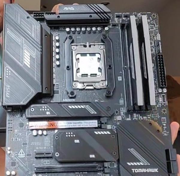 CORSAIR Vengeance RGB DDR5 RAM 32GB (2x16GB) Up to 6000MHz CL30-36-36-76 1.40V AMD EXPO Intel XMP Desktop Computer Memory - Gray (CMH32GX5M2B6000Z30K) customer photo 1