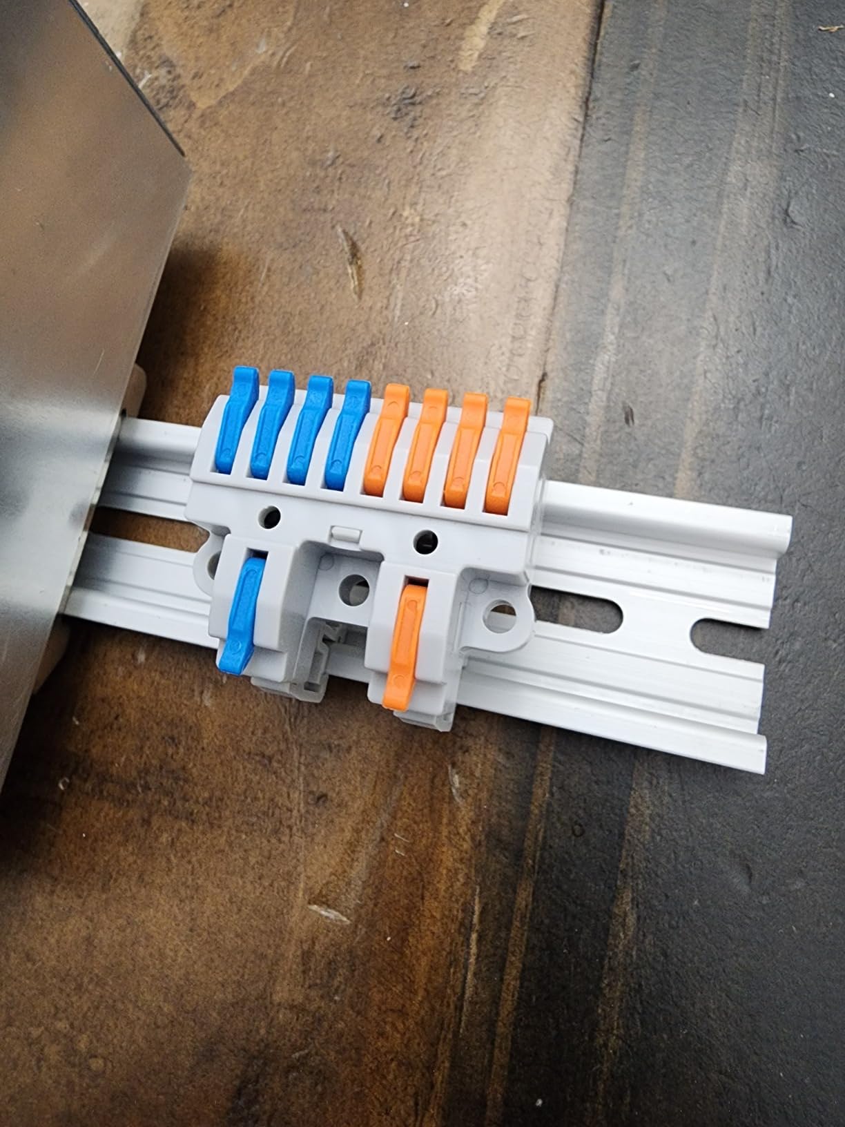 6Pcs DIN Rail Terminal Blocks 28-12AWG Wire Splitter, 2 in 10 Out | 35mm DIN Clip, Lever Wire Connectors for DIY, Electrical Wiring customer photo 1