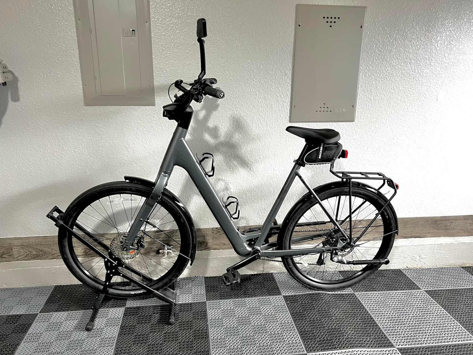 CHEPARK Bike Floor Stand Rack- Indoor Bike Stand for Garage/Home - Bike Storage Bicycle Parking Rack Fit 20”-29” Mountain Road Bikes (1 Bike Rack) customer photo 1