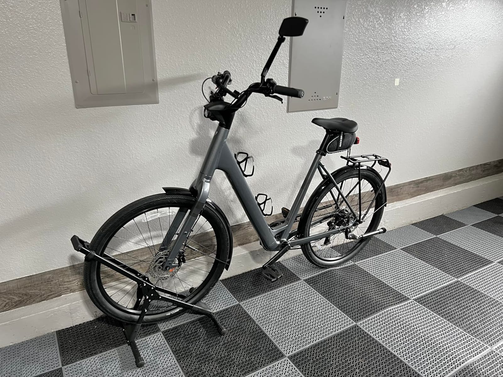 CHEPARK Bike Floor Stand Rack- Indoor Bike Stand for Garage/Home - Bike Storage Bicycle Parking Rack Fit 20”-29” Mountain Road Bikes (1 Bike Rack) customer photo 2
