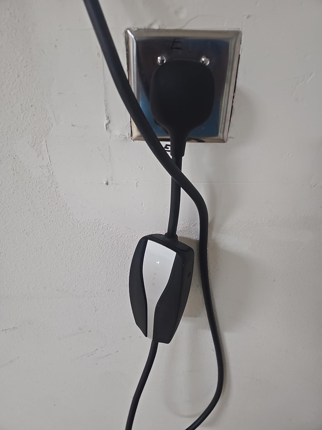 EV Charger Adapter for Tesla to J1772, Up to 60A 250V, IP65, NACS to J1772 Adapter, J1772 EV Charging Adapter Compatible with Tesla Wall Connector/Tesla Destination/Mobile Charger (for J1772 EVs Only) customer photo 2