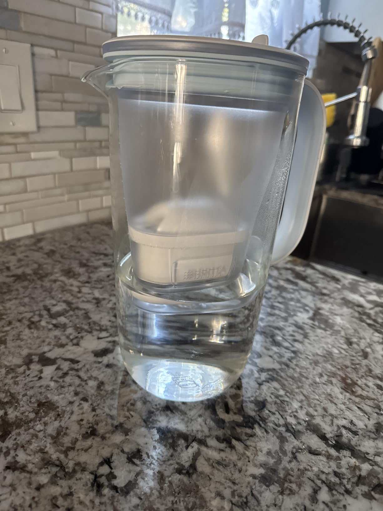 BRITA Glass Water Filter Jug Light Blue (2.5L) Starter Pack inc. 3X MAXTRA PRO All-in-1 Cartridge - Premium Glass jug with Easy-Filling Flip-Lid and Indicator - in Sustainable Smart Box Packaging customer photo 2