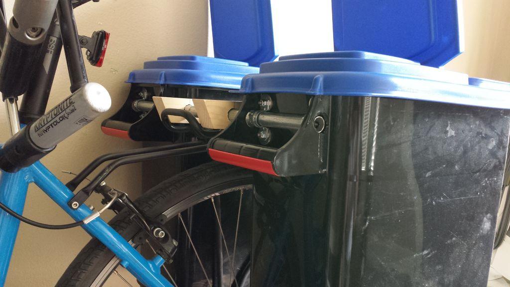 Kingsford Charcoal Storage Container with Flip Lid (2, 10lb) customer photo 1