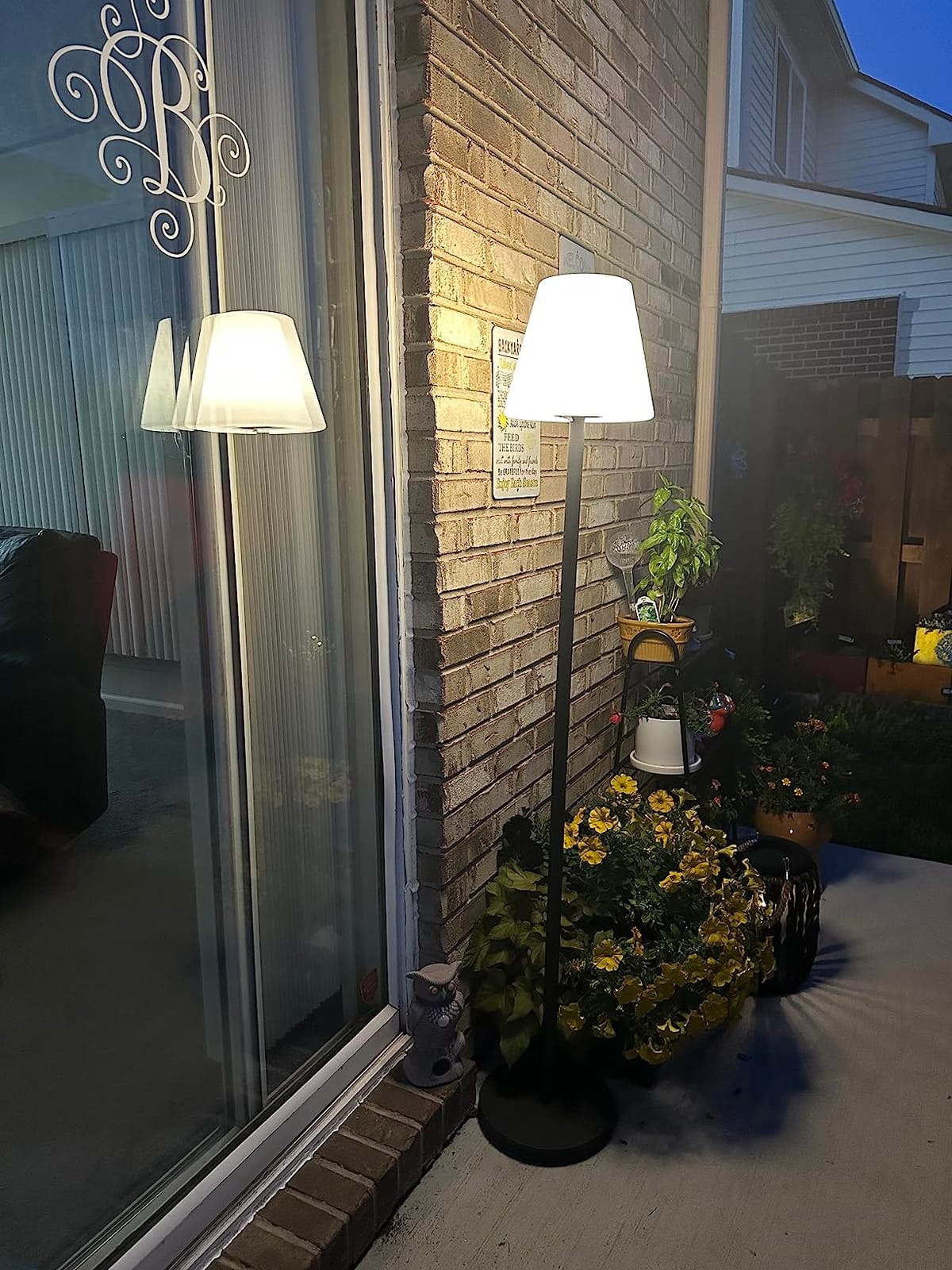 Gewiny Outdoor Floor Lamp Solar Powered Outdoor Lamps for Patio Waterproof, Rechargeable Indoor Cordless Floor Lamp with Light Sensor, Dimmable Warm White+RGB LED Outdoor Lamp for Lawn, Pool, Garden customer photo 1