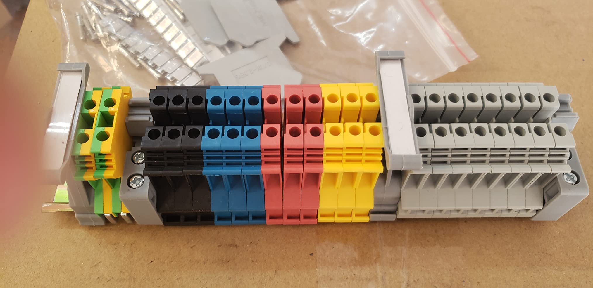 Erayco DIN Rail Terminal Block Kit 20 UK2.5B 12 AWG Gauge Terminal Blocks 20A 600V Ground Blocks Fixed Bridge Jumpers End Covers End Brackets customer photo 1