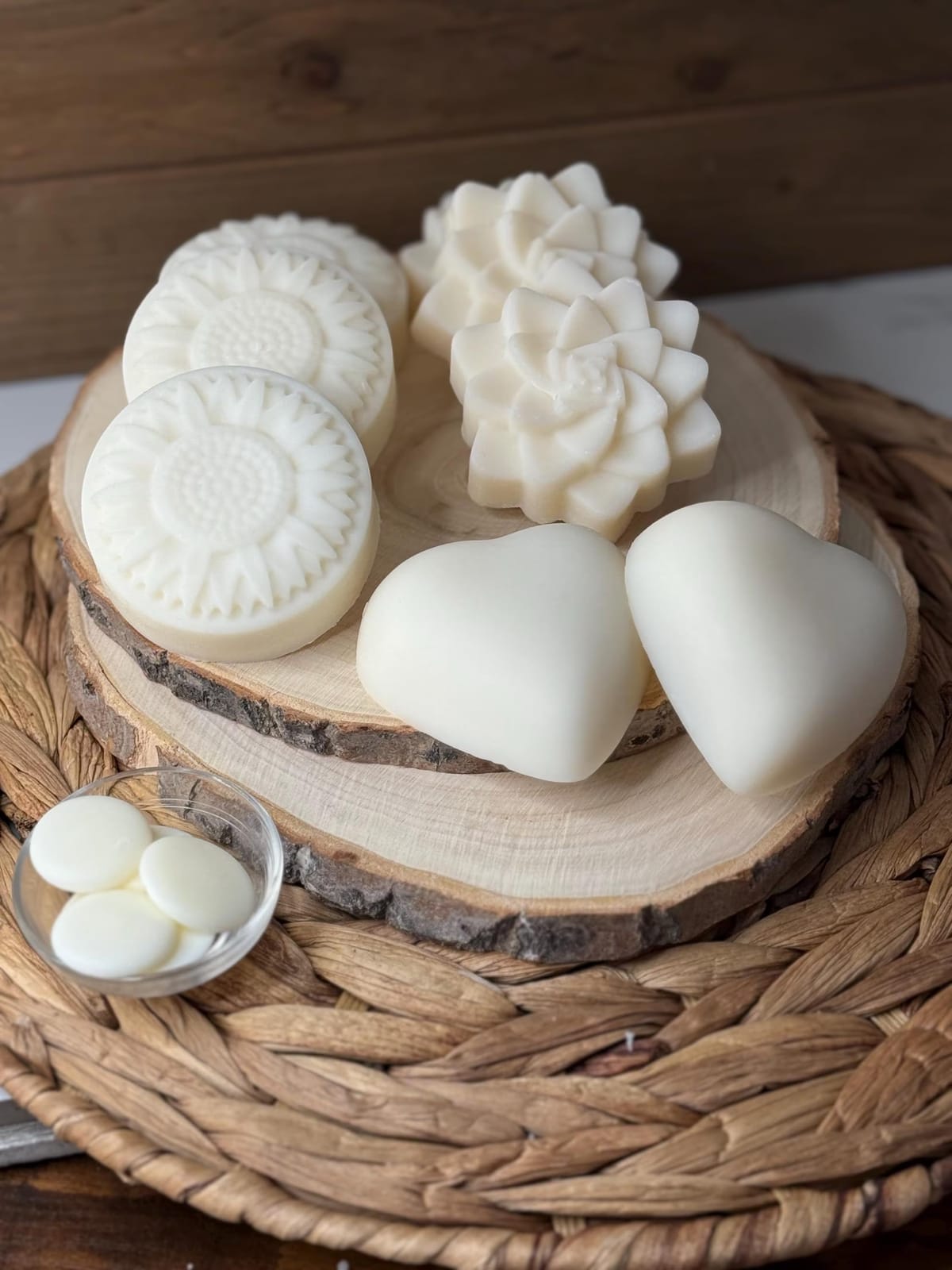 The Natural Soapmaking Handbook: Easy Recipes and Techniques for Beautiful Soaps from Herbs, Essential Oils and Other Botanicals customer photo 1