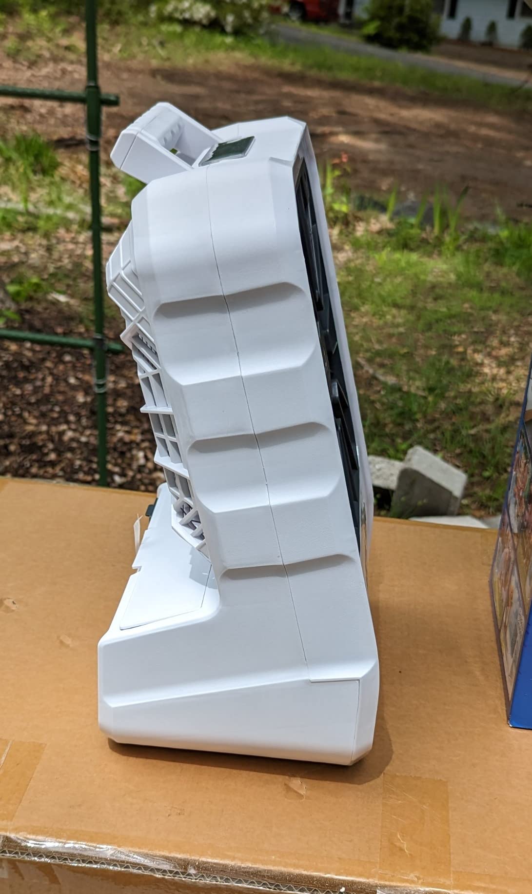 Arctic Air Outdoor Evaporative Cooler, Portable & Ultra-Quiet Air Cooler with 4 Fan Speeds, USB Rechargeable, 6-Hour Battery Life, Great for the Beach, Pool, Deck, Garden & More, White customer photo 2
