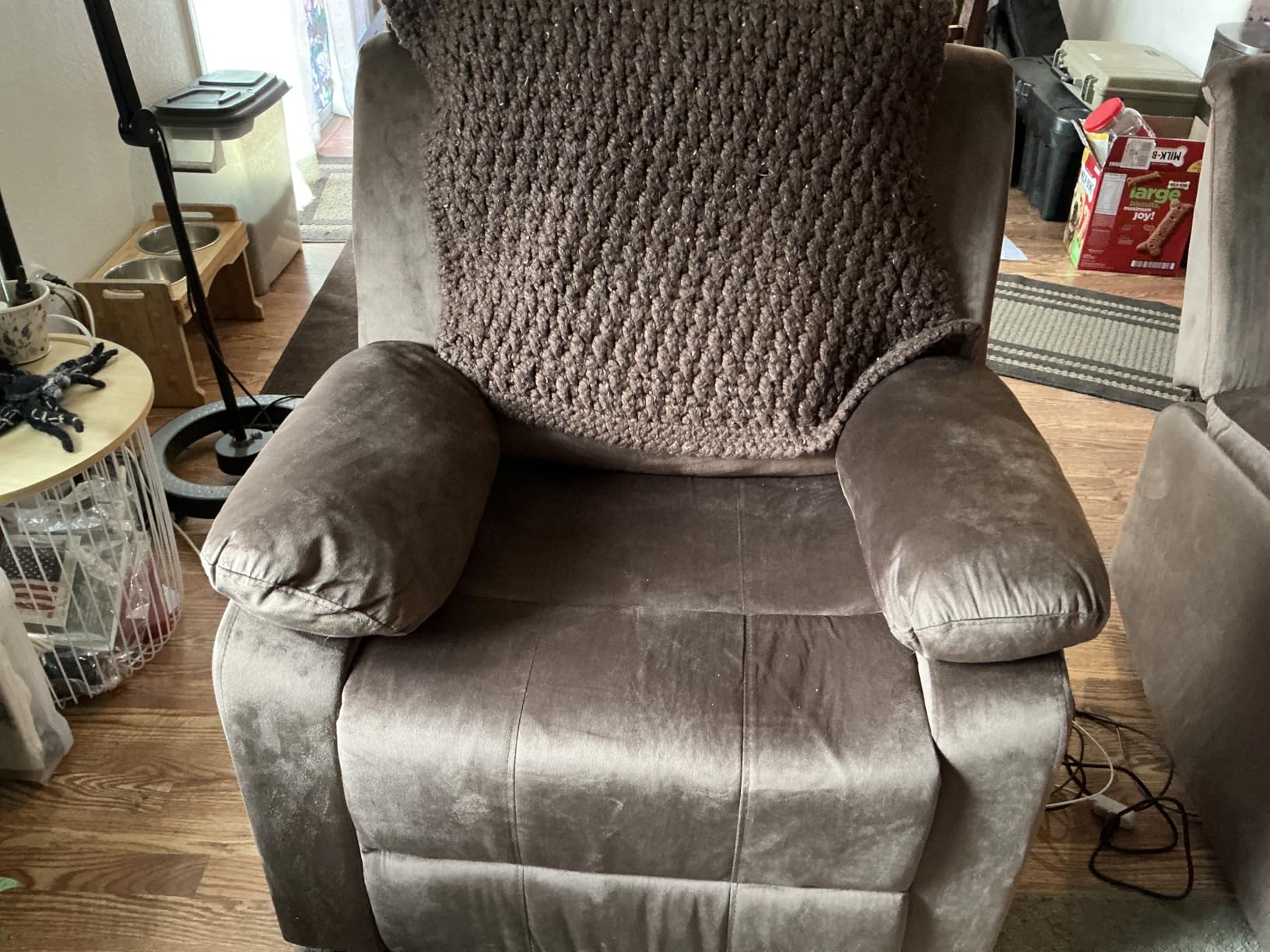 CANMOV Manual Recliner Chair, Soft Fabric Overstuffed Recliner Single Sofa Chair for Living Room, Heavy Duty and Safety Reclining Mechanism (Grey) customer photo 1
