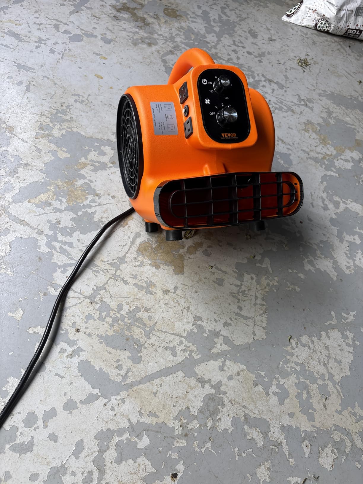 VEVOR Air Mover, 1/4 HP 1000 CFM Carpet Dryer for Cooling and Ventilating | Portable Floor Blower Fan, 4 Blowing Angles and Time Function, Adjustable Blow Angle for Janitorial, Home, Commercial Use customer photo 1