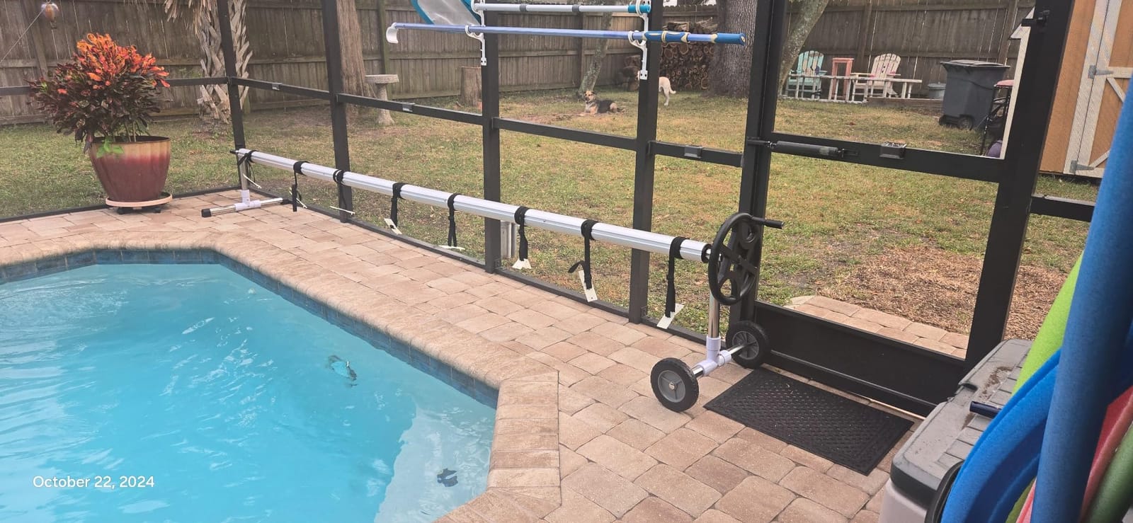 Outvita 18FT Pool Cover Reel Set, Solar Cover Aluminum Roller with Rubber Wheels for Inground Outdoor Swimming Pools, Adjustable Above Ground Pool Blanket Reels, Black & Green customer photo 1