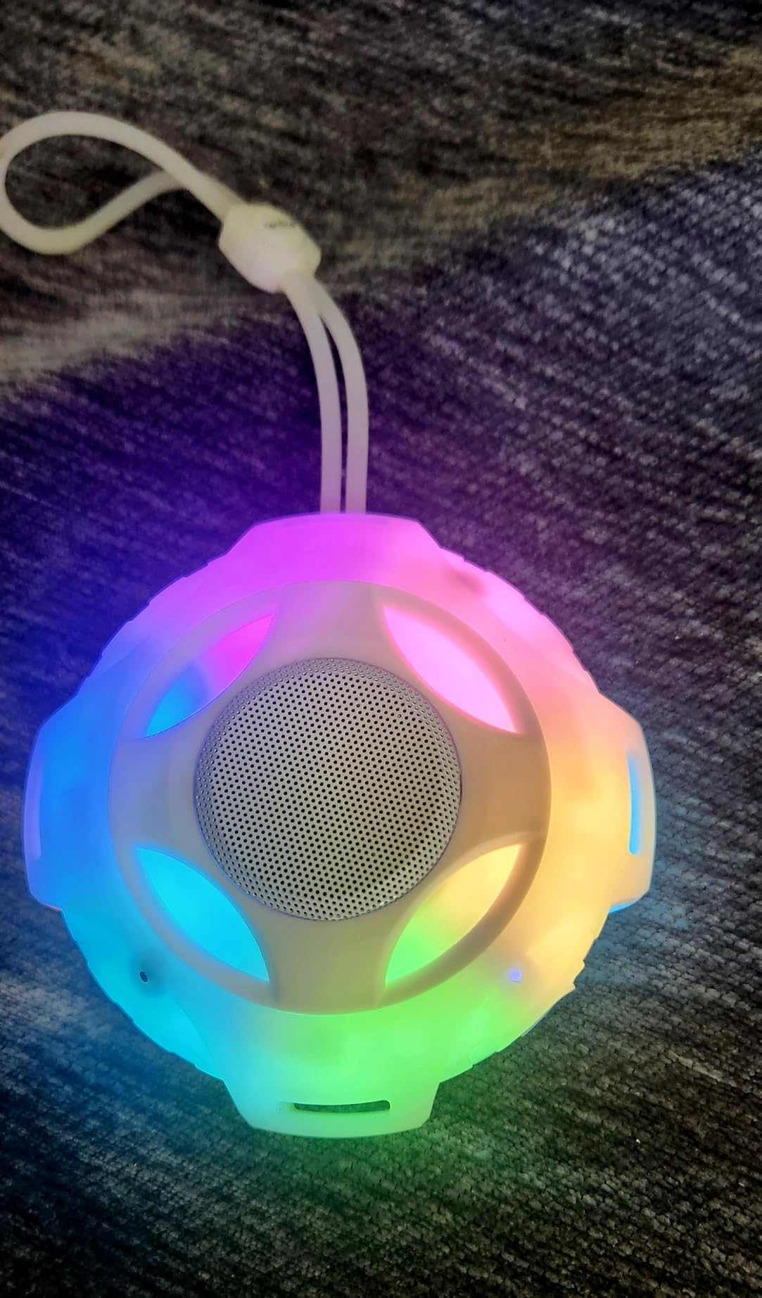 comiso Bluetooth Shower Speaker, IPX7 Waterproof Speaker with Robust Bass customer photo 2