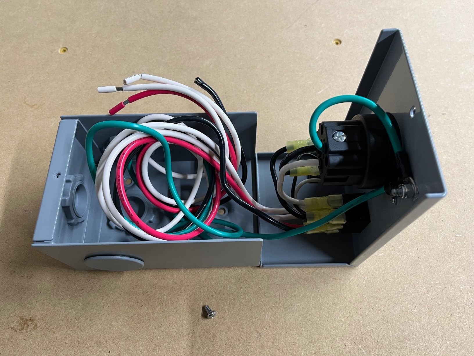 Kohree Generator Transfer Switch 15 Amp 125V Power Inlet Box, NEMA 5-15P Inlet Circuit Breaker, Predrilled Manual Transfer Switcher for Indoor Outdoor Use, ETL Listed customer photo 1