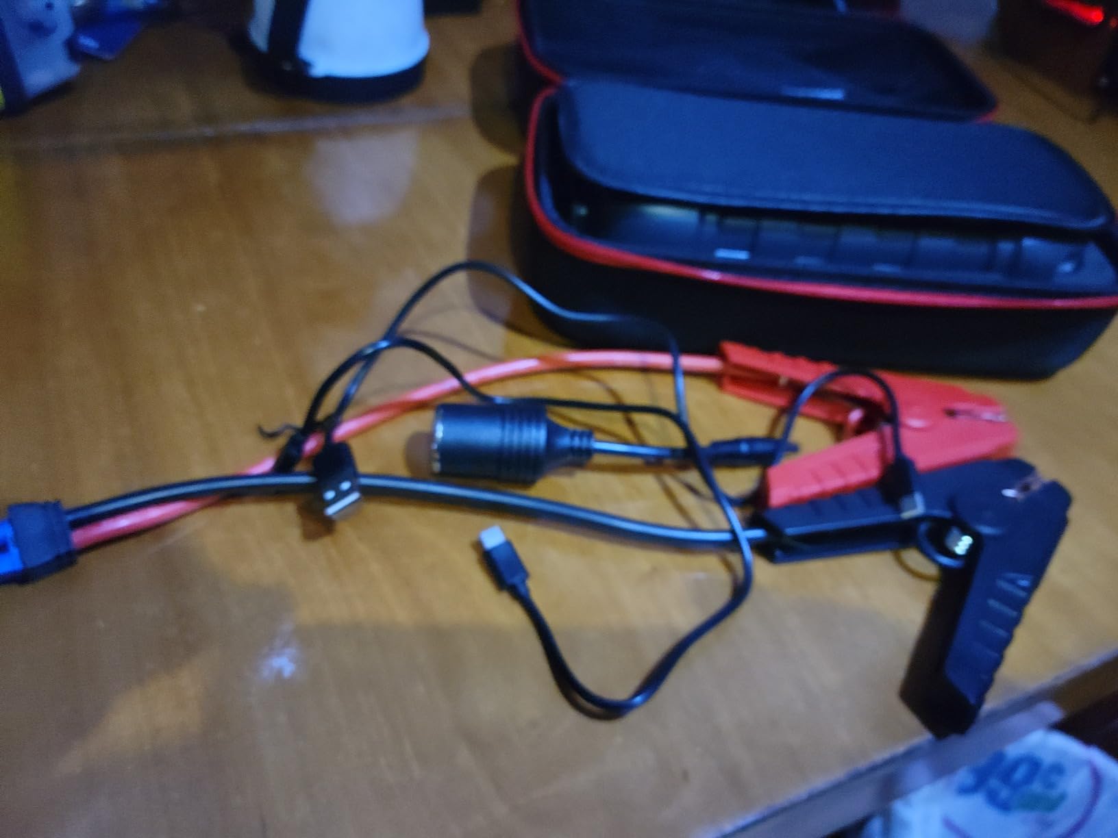 YaberAuto 8000A Jump Starter 99Wh 65W Fast Charging (All Gas/12.0L Diesel) customer photo 1