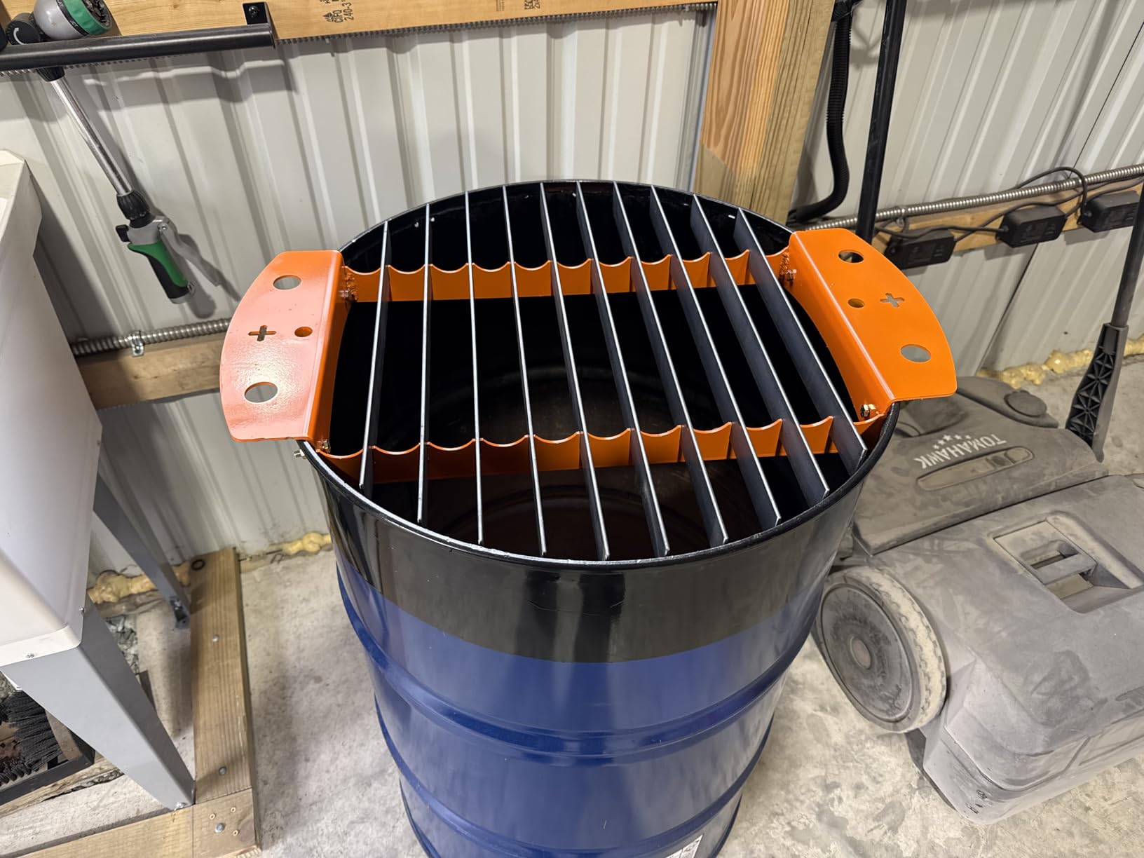 Round - Plasma Cutter Water Table for 55 gal. drum/ 17 gal. tub - Edge Clamp customer photo 2