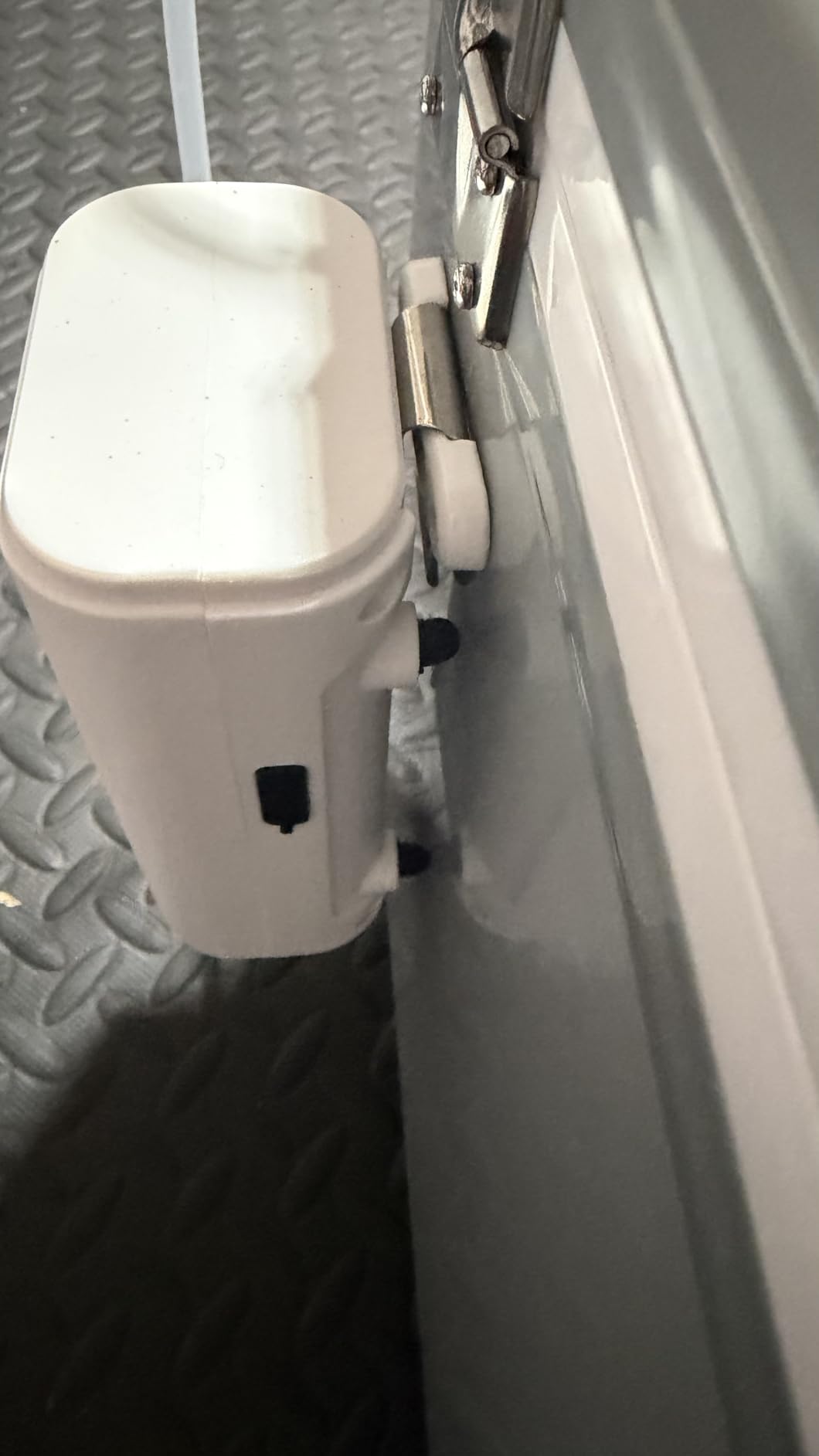ENGEL Live Bait Cooler PRO for Fishing - Portable Minnow and Bait Bucket with Lithium-Ion Rechargeable Aerator customer photo 2