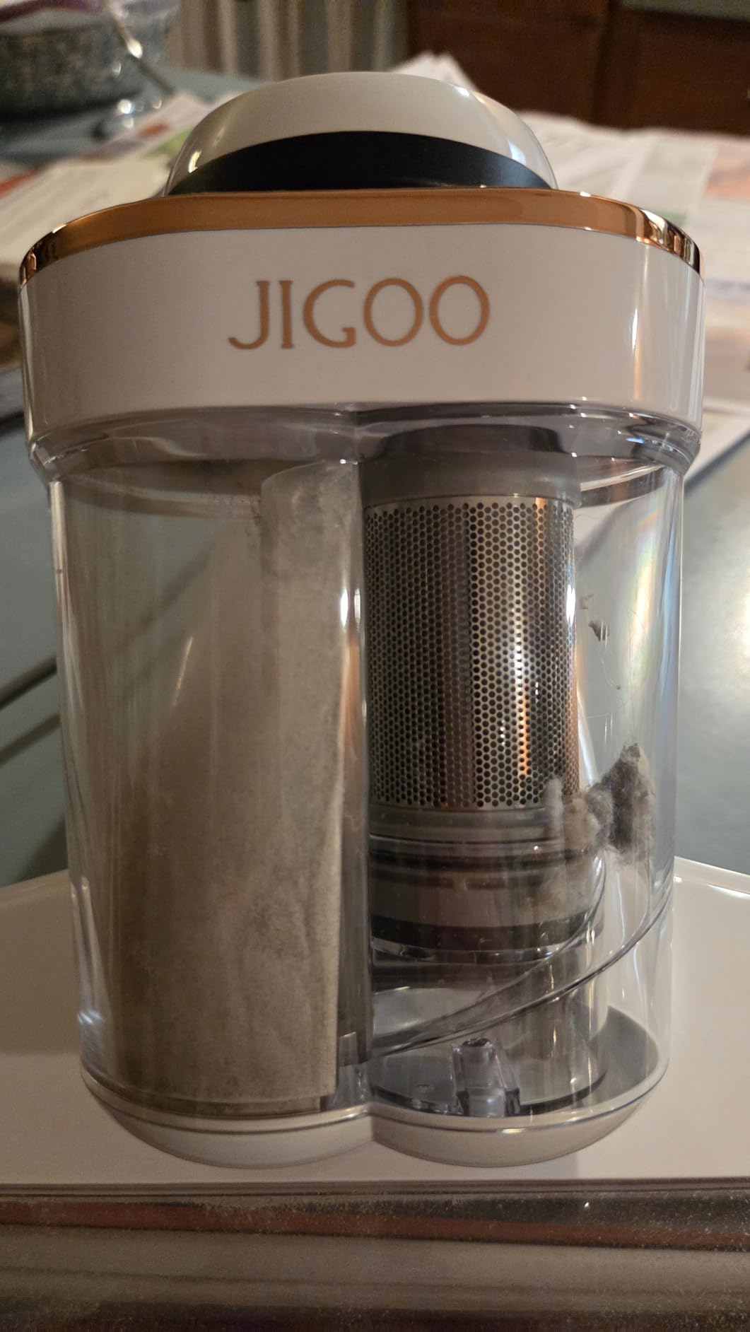 JIGOO J300 Bed Vacuum Cleaner, Dust Sensor, Pet Hair, UV and Heat, Corded | Mattress vacuum cleaner with 500W motor, 13Kpa suction, UV-C light and 130°F heat for pet hair on beds, sofas, White customer photo 1