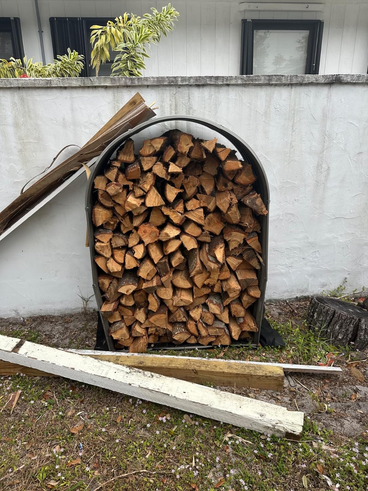 ANLEOLIFE Arch Tall Outdoor Firewood Rack with Corrugated Steel Roof | Alloy Steel Log Holder; 22-Gauge Powder-Coated Galvanized Panels; 18''D x 36''W x 54''H; Open-Sided Airflow; Round Crossbars customer photo 1
