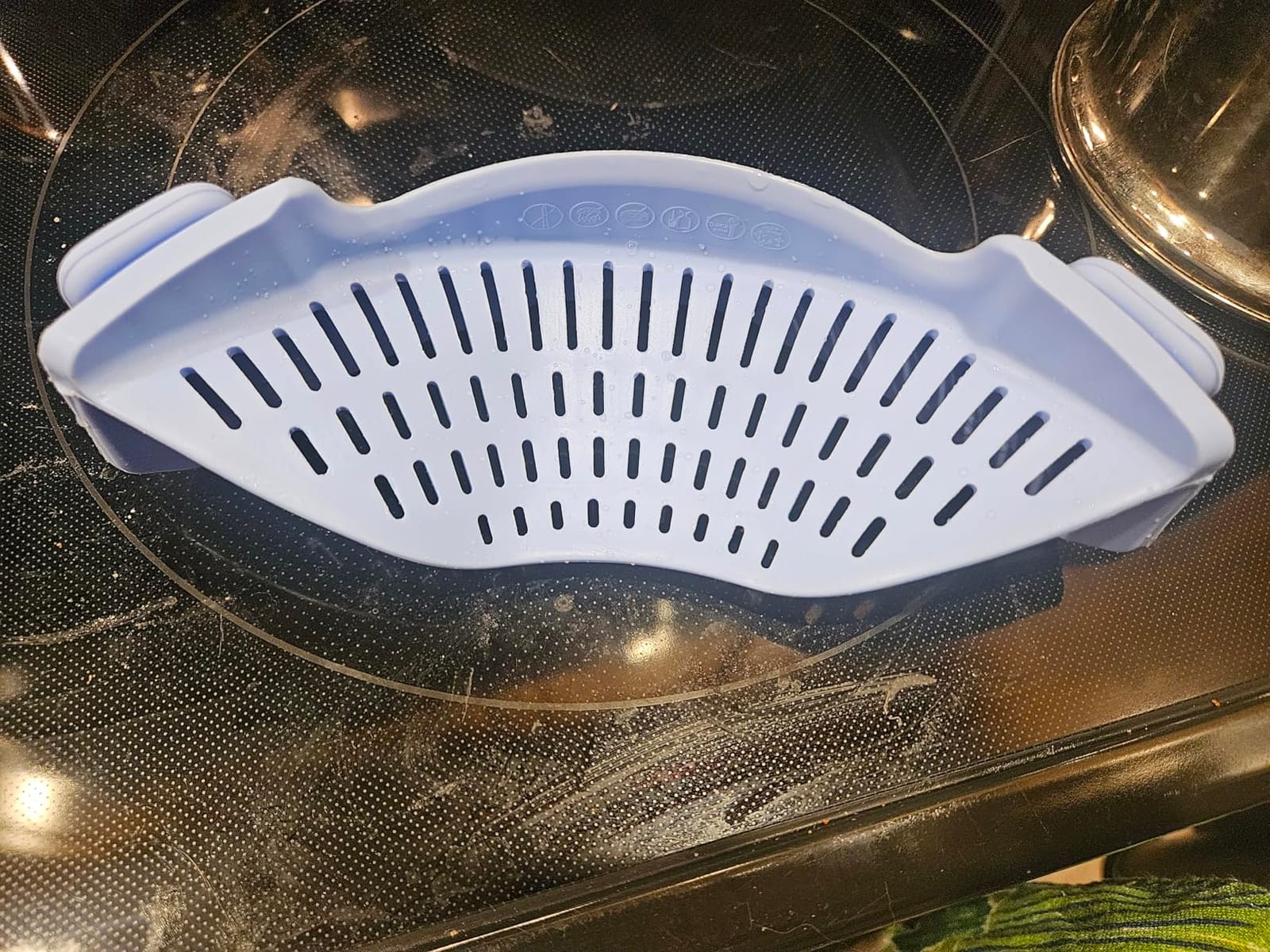 AUOON Pasta Strainer Clip on Silicone, Standard 8.86 x 3.55 in, Fog Blue customer photo 1