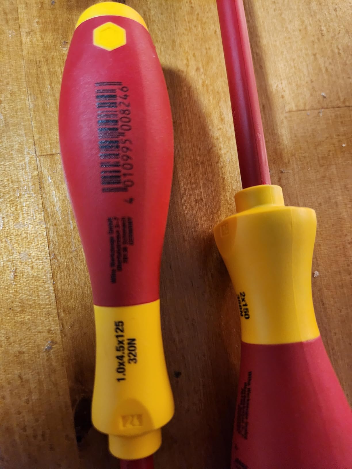 Wiha 32059 Insulated Screwdriver Set, 5-Piece Slotted Phillips Square Kit | 1000V VDE certified, Slotted Phillips Square tips, cushion grip handle, tested to 10,000 volts, Made in Germany customer photo 1