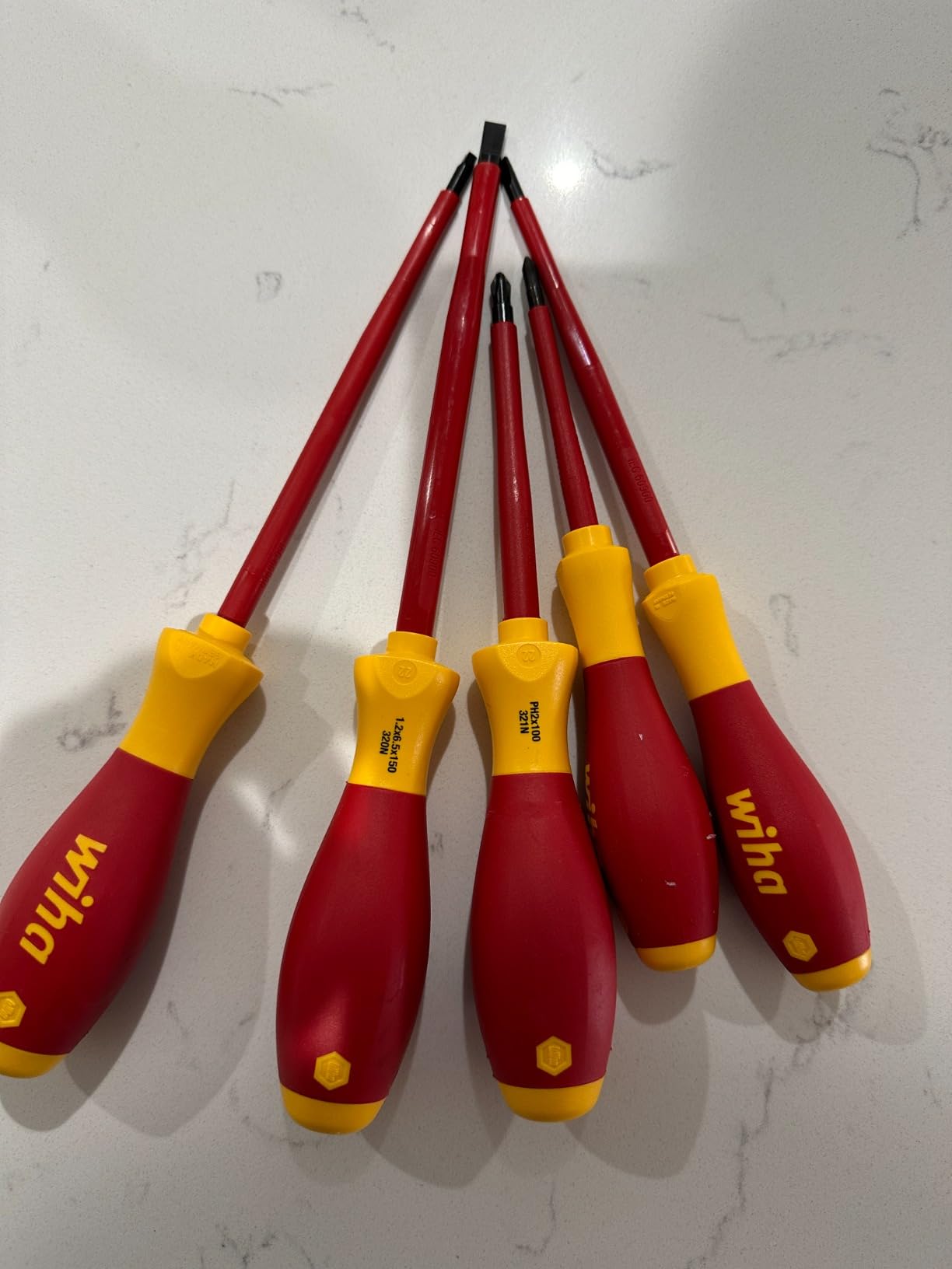 Wiha 32059 Insulated Screwdriver Set, 5-Piece Slotted Phillips Square Kit | 1000V VDE certified, Slotted Phillips Square tips, cushion grip handle, tested to 10,000 volts, Made in Germany customer photo 2