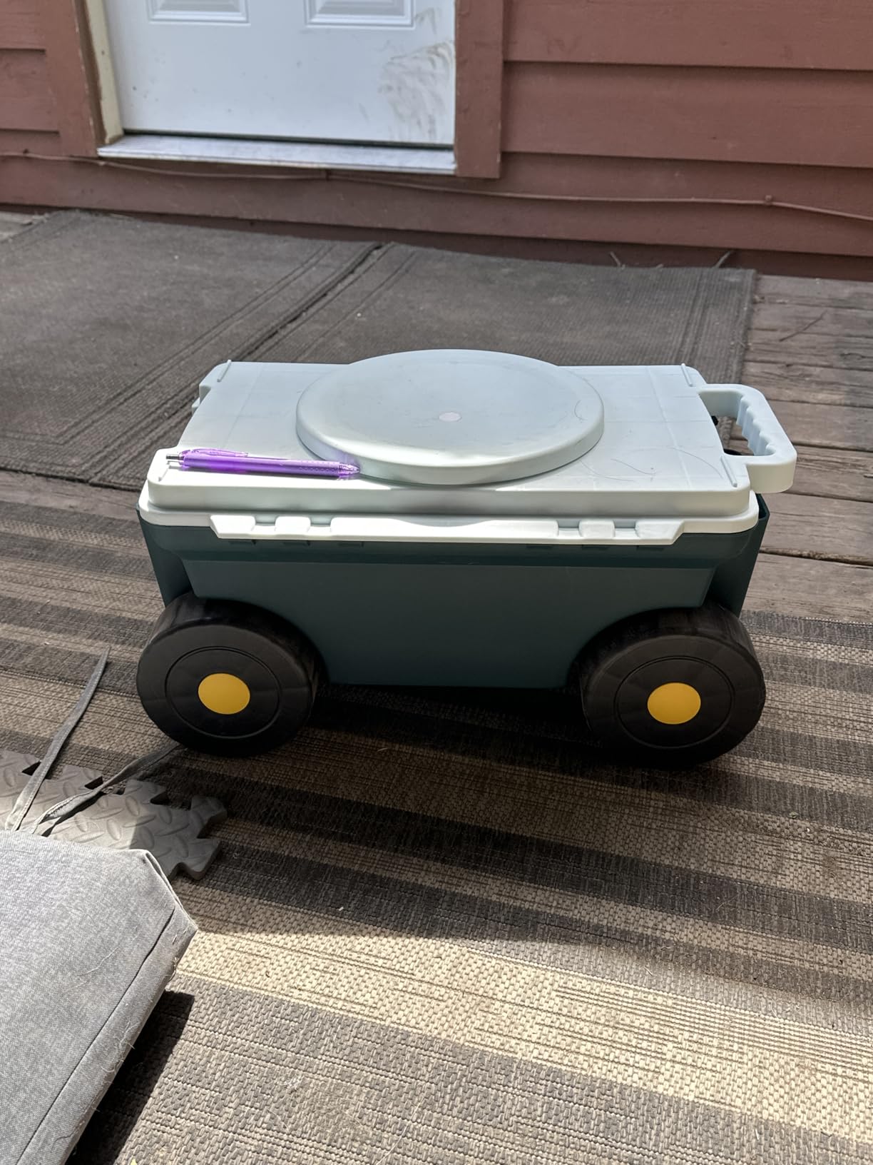 VEVOR Garden Cart Rolling Workseat with Wheels, Gardening Stool for Planting, 360 Degree Swivel Seat, Wagon Scooter with Steering Handle & Utility Tool Tray, Use for Patio, Yard, and Outdoors, Blue customer photo 2