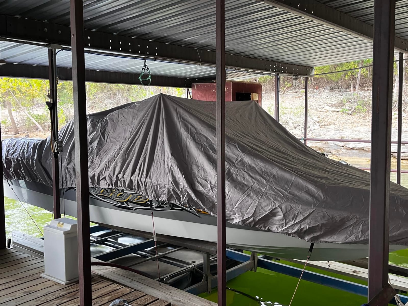 Solim 16'-18.5' Center Console Boat Cover, 1300D PU Waterproof Trailerable | Marine Grade Oxford Fabric, UV & Tear Resistant, Double Stitching, Elastic Hem, Adjustable Windproof Strap for Mooring/Storage customer photo 2
