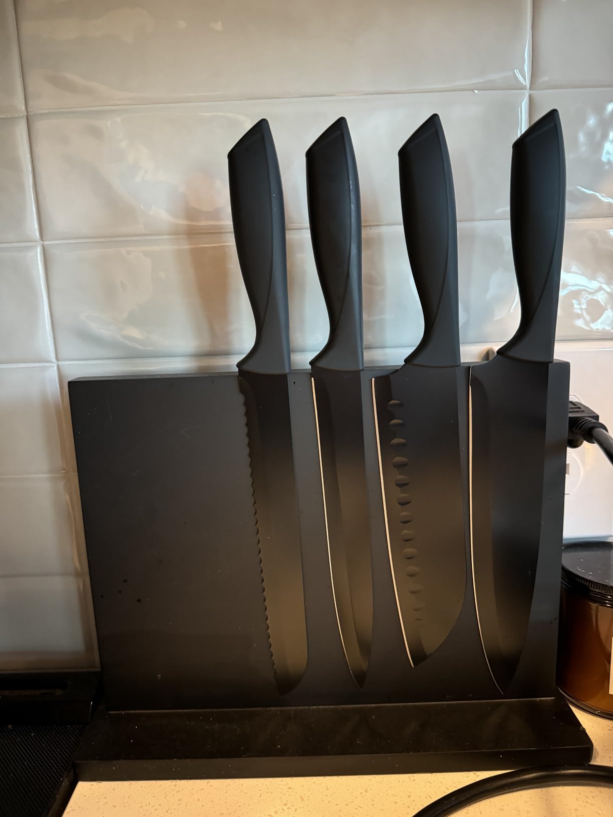 Kitchen knife set with Magnetic knife holder, 15 pieces high carbon stainless steel sharp kitchen knife set including chef's knife, bread knife, serrated steak knife set customer photo 2
