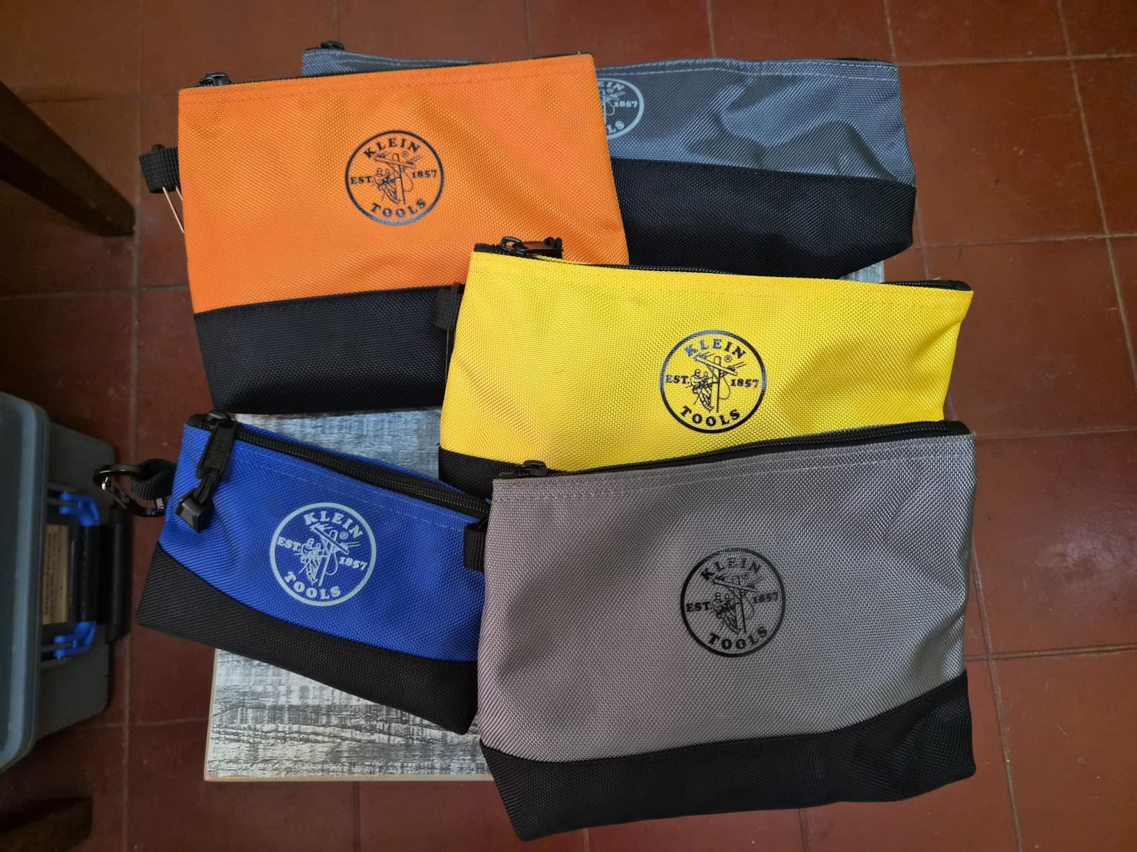 Klein Tools 55569 Stand-Up Zipper Bag Tool Pouch with Carabiners, Reinforced Gusseted Bottoms, Water Resistant 1680d, Multi-Size 5-Pack customer photo 2