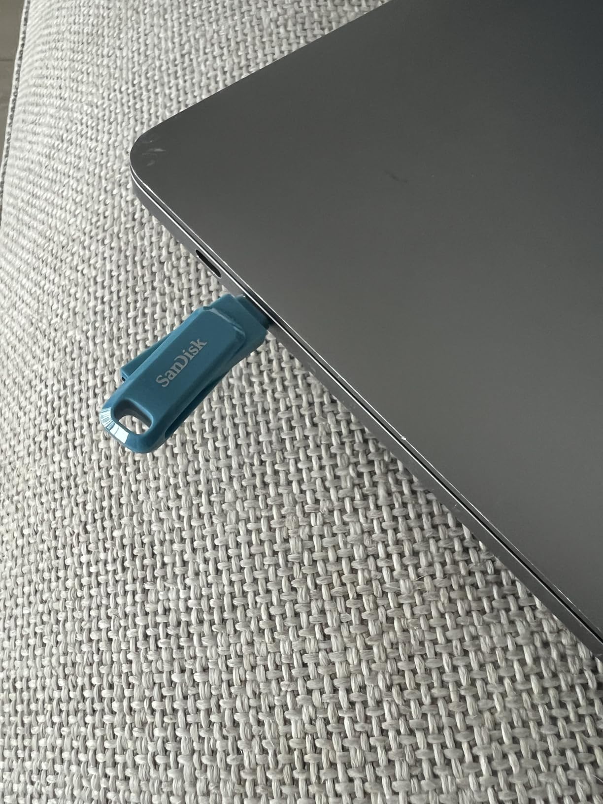 SANDISK 1TB Ultra Dual Drive Go, USB-C & USB-A, Up to 400MB/s Read Speeds customer photo 1