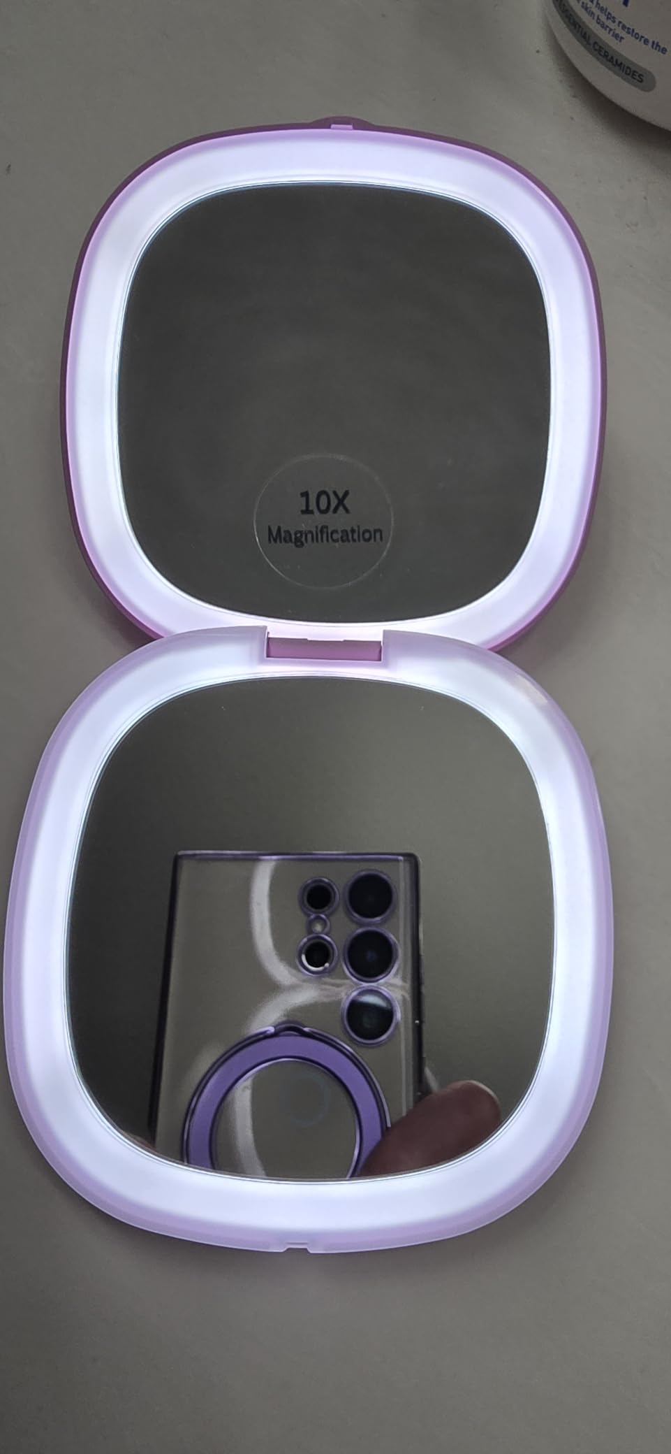 WOBSION 1x/10x Rechargeable Lighted Travel Makeup Mirror customer photo 2