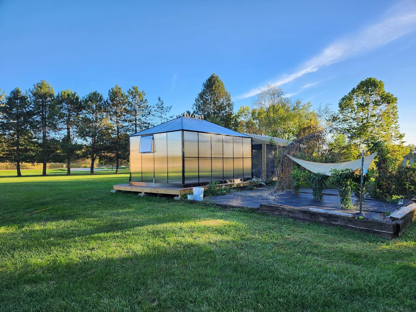 HOWE 14x9.5x9 FT Polycarbonate Greenhouse for Outdoors, Pavilion Style customer photo 1