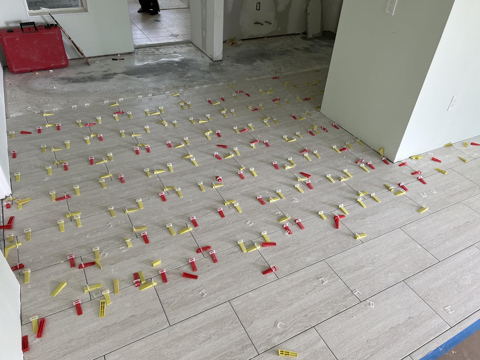 Tile Leveling System 1/16