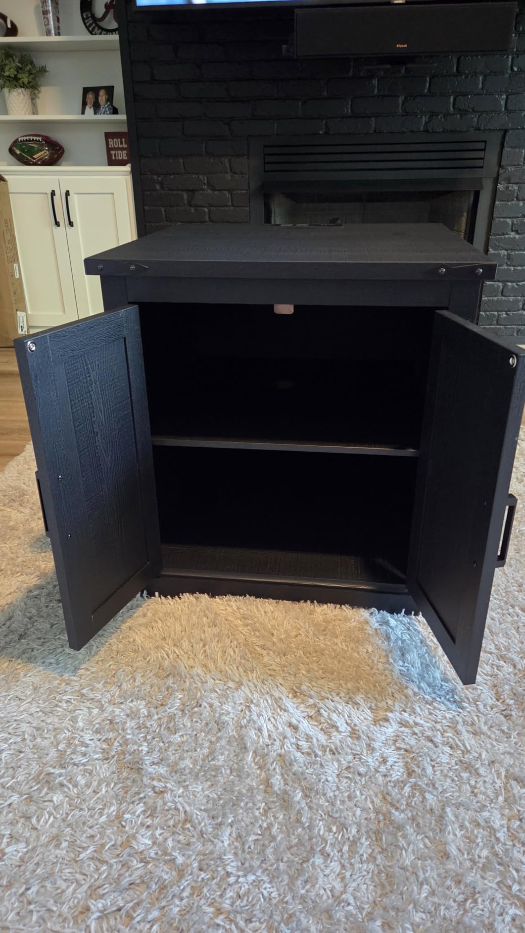 Barnyatoh Farmhouse End Table with Charging Station, 24