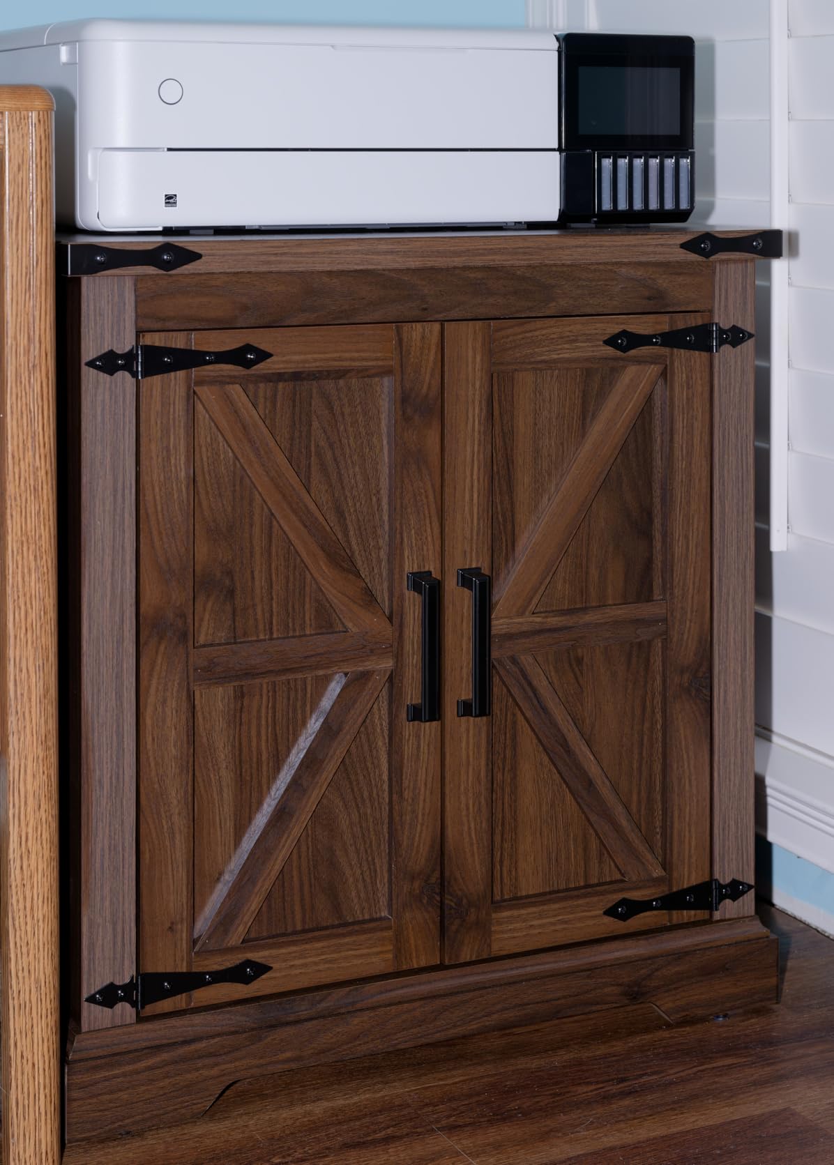 Barnyatoh Farmhouse End Table with Charging Station, 24