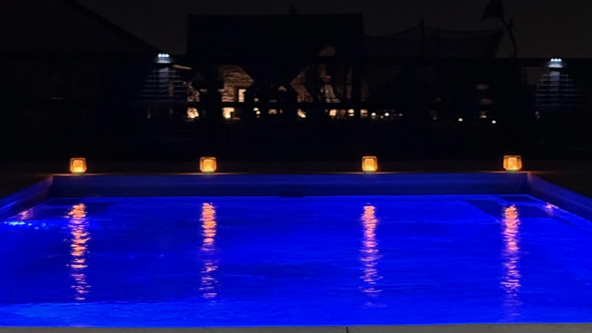 LanPool Floating Pool Lights, Solar Flame Pool Lights Waterproof, Square Pool Light, Glow in The Dark Light Up Swimming Pools Accessories,Floating Solar Light for Pools Pond Outdoor-2PCS customer photo 2