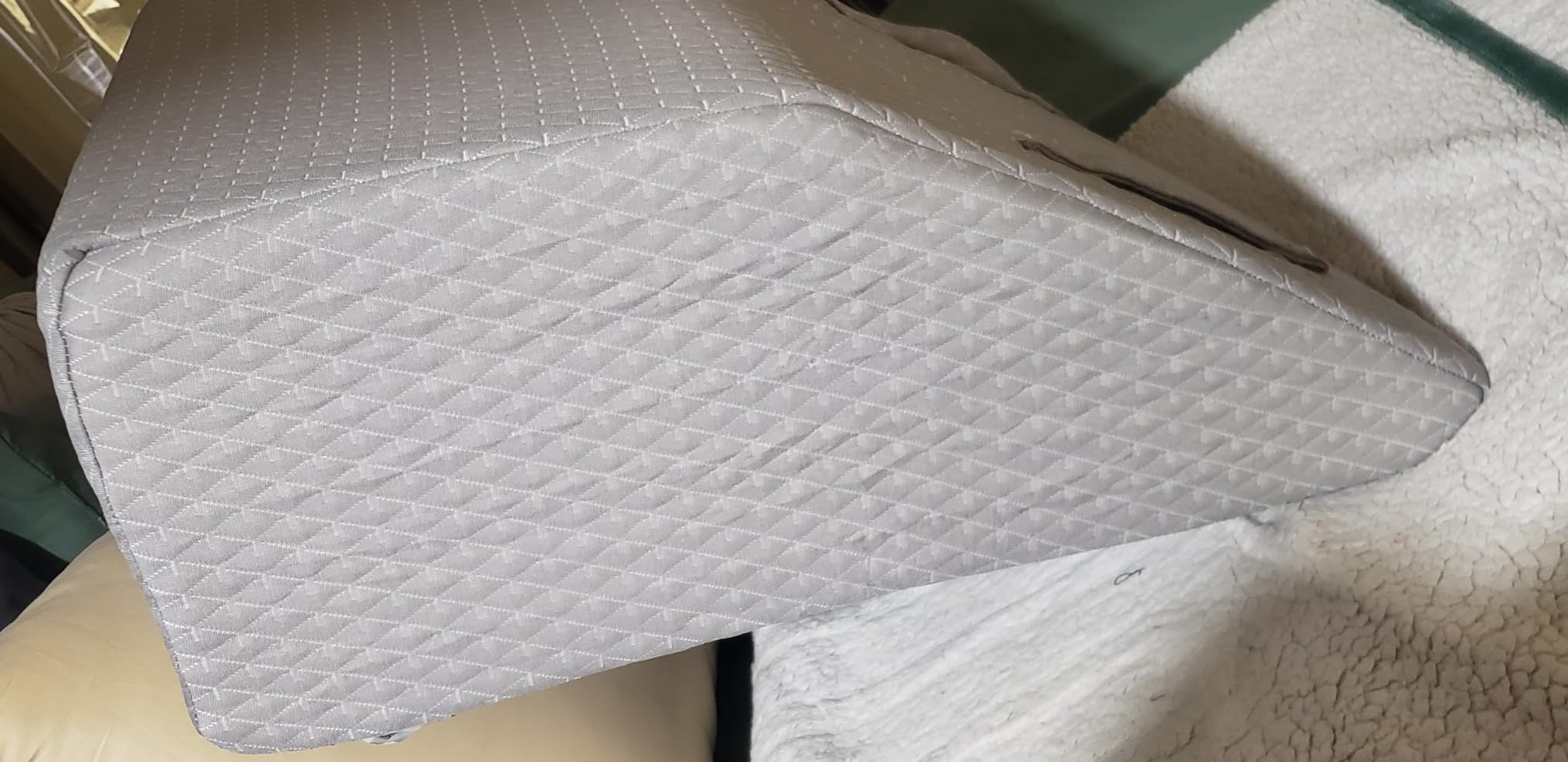 Ruqmuis Leg Elevation Pillow for After Surgery, 8inch Foam Leg Elevating Pillow for Swelling and Blood Circulation, Leg Wedge Pillow for Sleeping, Knee Pillow for Knee Hip Ankle Pain Relief, White customer photo 2