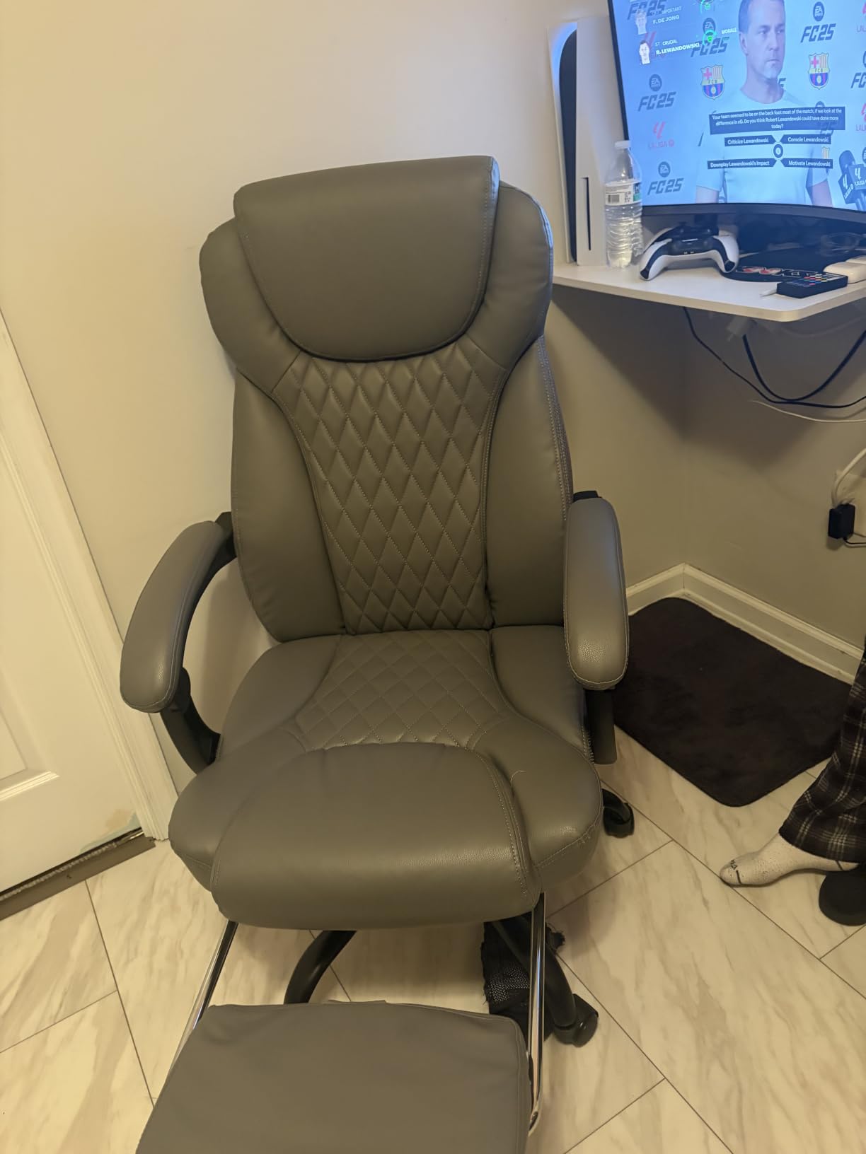 amseatec Big and Tall Office Chair with Footrest, Lumbar Support, Black | Ergonomic Leather High Back, Infinite Lock Reclining 90°-135°, 20 Spring Packs, 300lbs Capacity, Executive Desk Chair customer photo 1