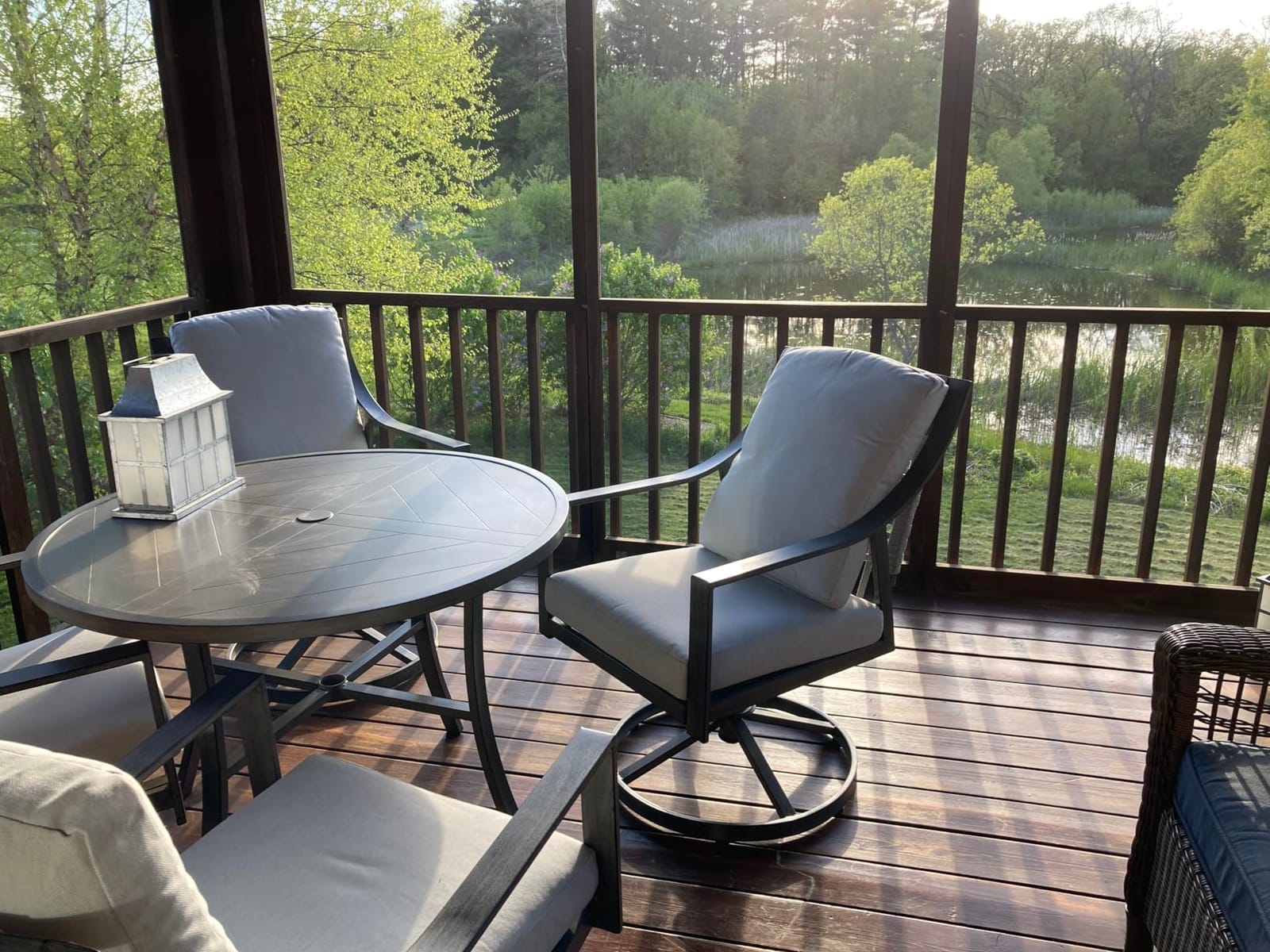 NATURAL EXPRESSIONS 5-Piece Patio Dining Set, 4 Swivel Rockers & Round Table | Patio Swivel Rocking Chairs and 38