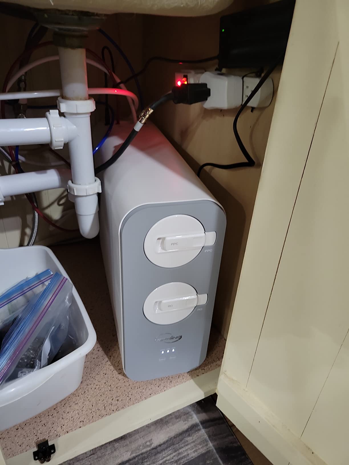 iSpring RO800G+UVF8 Tankless Reverse Osmosis System with LED UVF8 Light, 800 GPD Fast Flow RO System, 2.5:1 Pure to Drain Ratio RO Water Filter System, Brushed Nickel Faucet customer photo 2