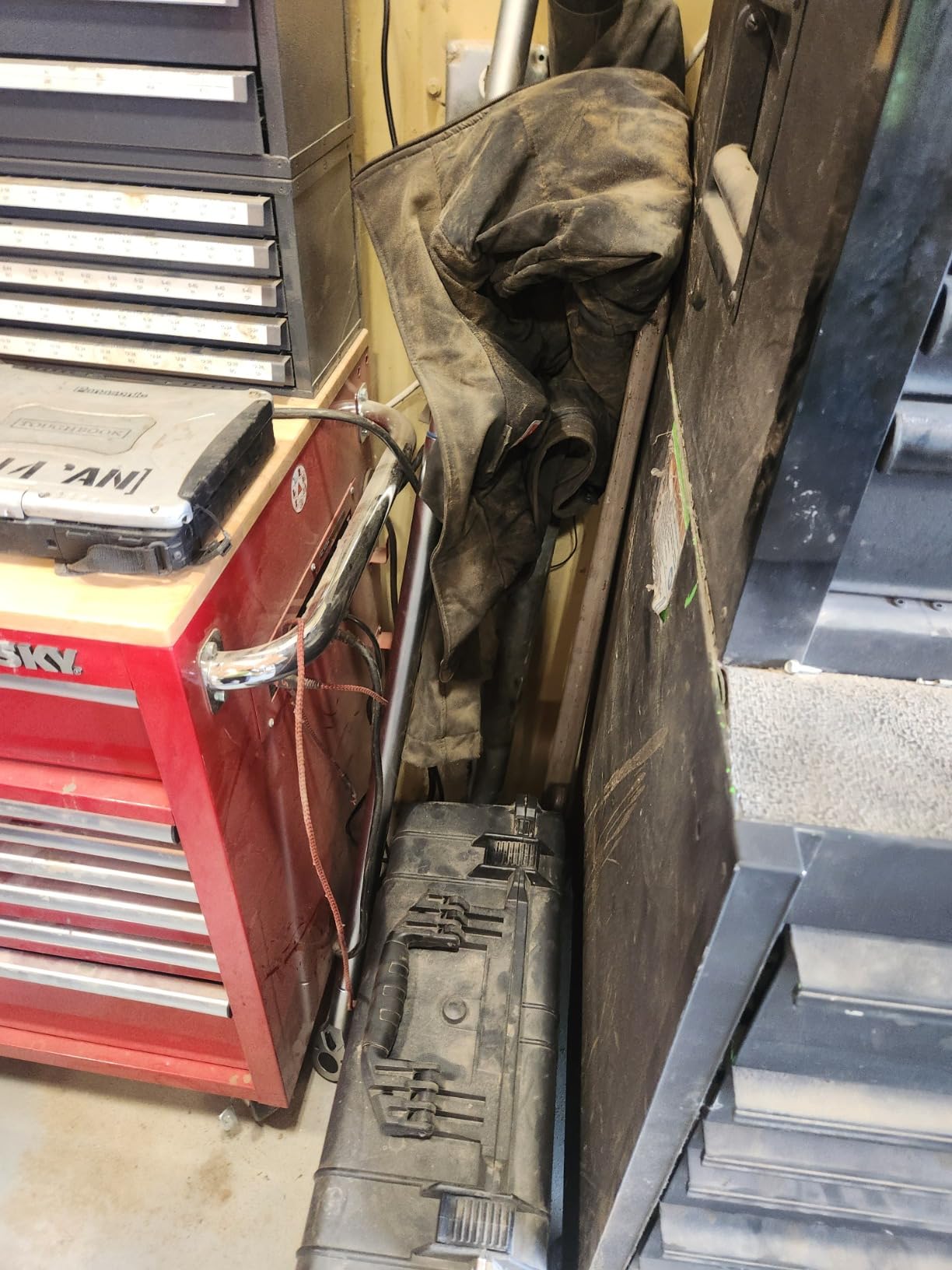 1/2-Inch Drive Click Torque Wrench, Dual-Direction Click Professional Torque Wrench 40-300FT.LB/54.2-406.8N.M customer photo 1