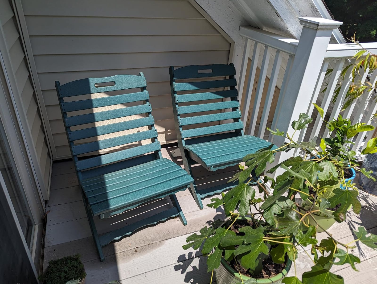 GREENVINES Folding-Xavier-Adirondack-Chairs Set of 2, HDPE Plastic, Black | No Assembly Needed | Portable | All Weather | Low Maintenance for Fire Pit Outdoor Poolside In-pool Patio Deck | Wave customer photo 2