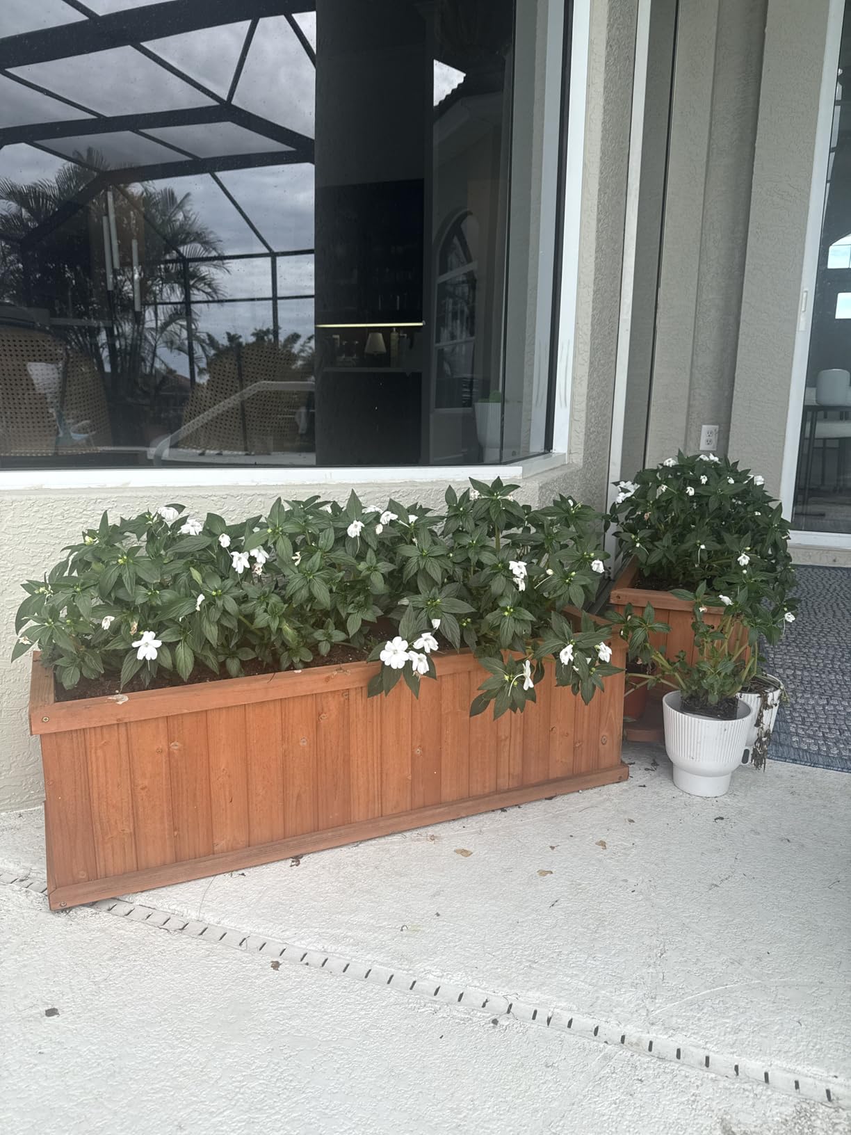 LDAILY Raised Garden Bed, Outdoor Rectangle Flower Beds with Bottom Panels & 2 Drainage Holes, Wood Planter Box for Flowers/Vegetables/Fruits in Backyard Patio (40