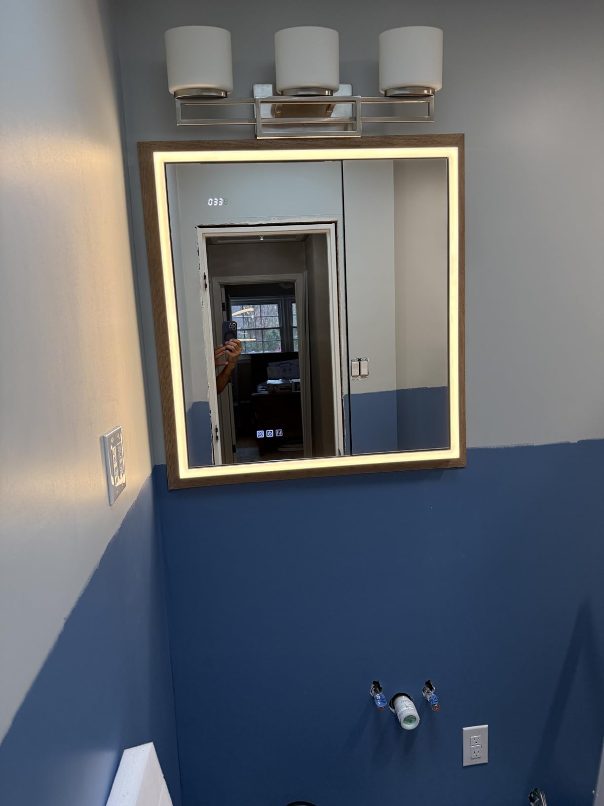 Lighted Medicine Cabinet with Mirror & Clock -20x26 Surface or Recessed Aluminum Medicine Cabinet with Dimmable Light & Outlet, Anti-Fog, Built-in Sensing Light, Assembly-Free customer photo 1