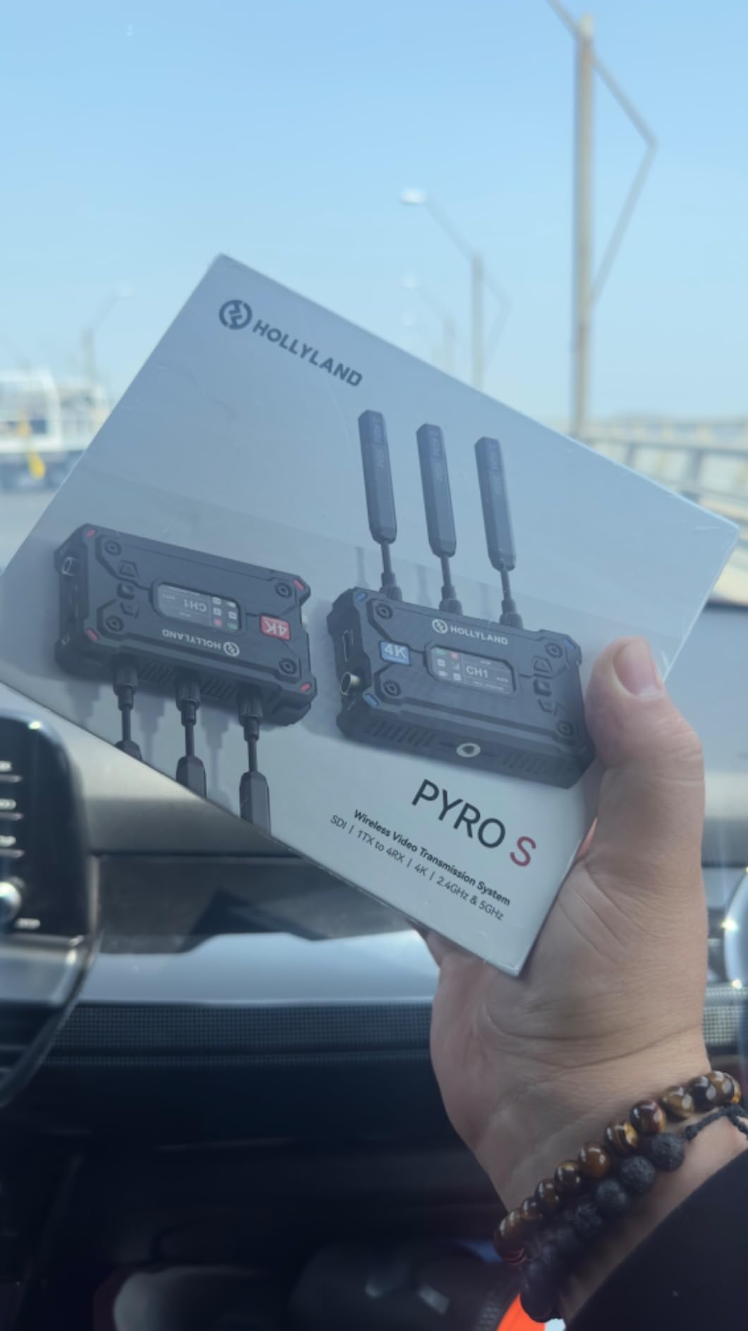 Hollyland Pyro S Wireless Video Transmitter and Receiver HDMI SDI 4K30/1080p60 1300ft Los Range 50ms Latency Up to 4 Receiver, Auto Dual-Band Hopping (ADH), Smart Channel Scan, Live Stream (1TX+1RX) customer photo 2