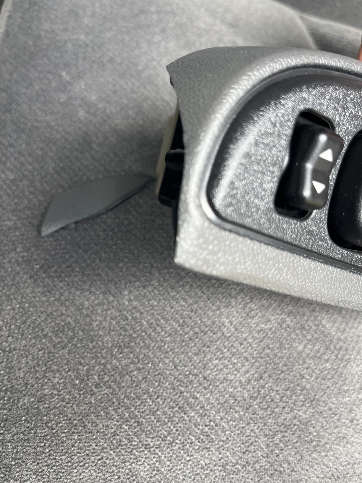 15883323 Front Driver Side Master Power Window Switch & Bezel | for 2003-2007 Chevy GMC Cadillac Models - Avalanche, Silverado, Suburban, Tahoe, Escalade, Sierra, Yukon - DWS-220 customer photo 2